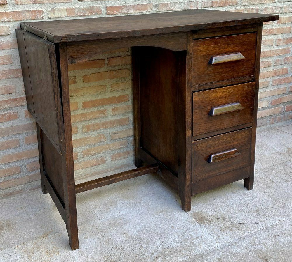 photo furniture Early 20th Century Spanish Desk Or Work Table In Oak Wood With Lateral Wing, 1920s