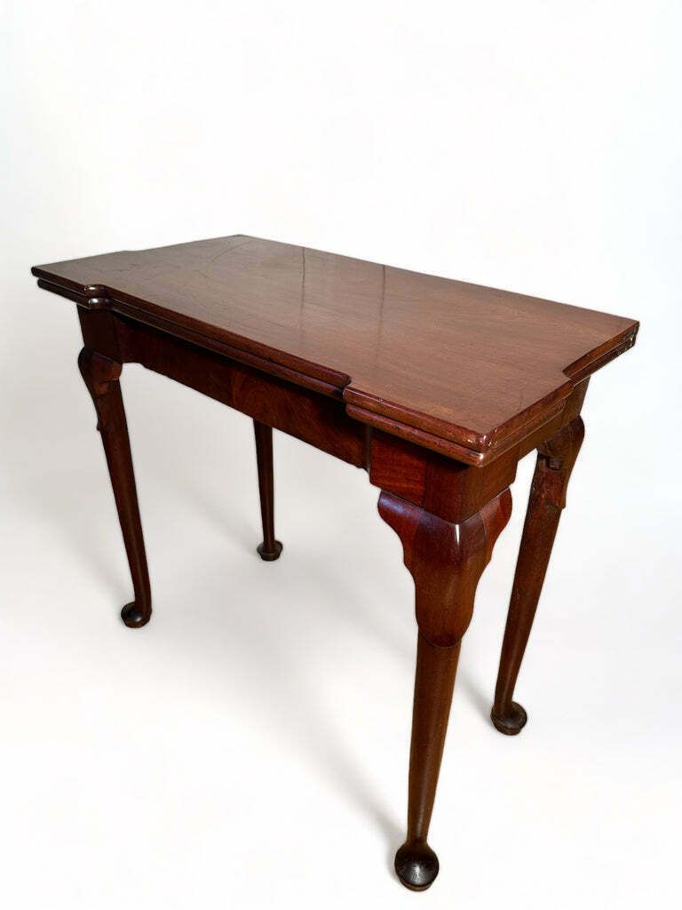 Early Antique Georgian Irish Tea/Card/Console Single Leg Extending Table Of Exceptional Quality Circa 1750