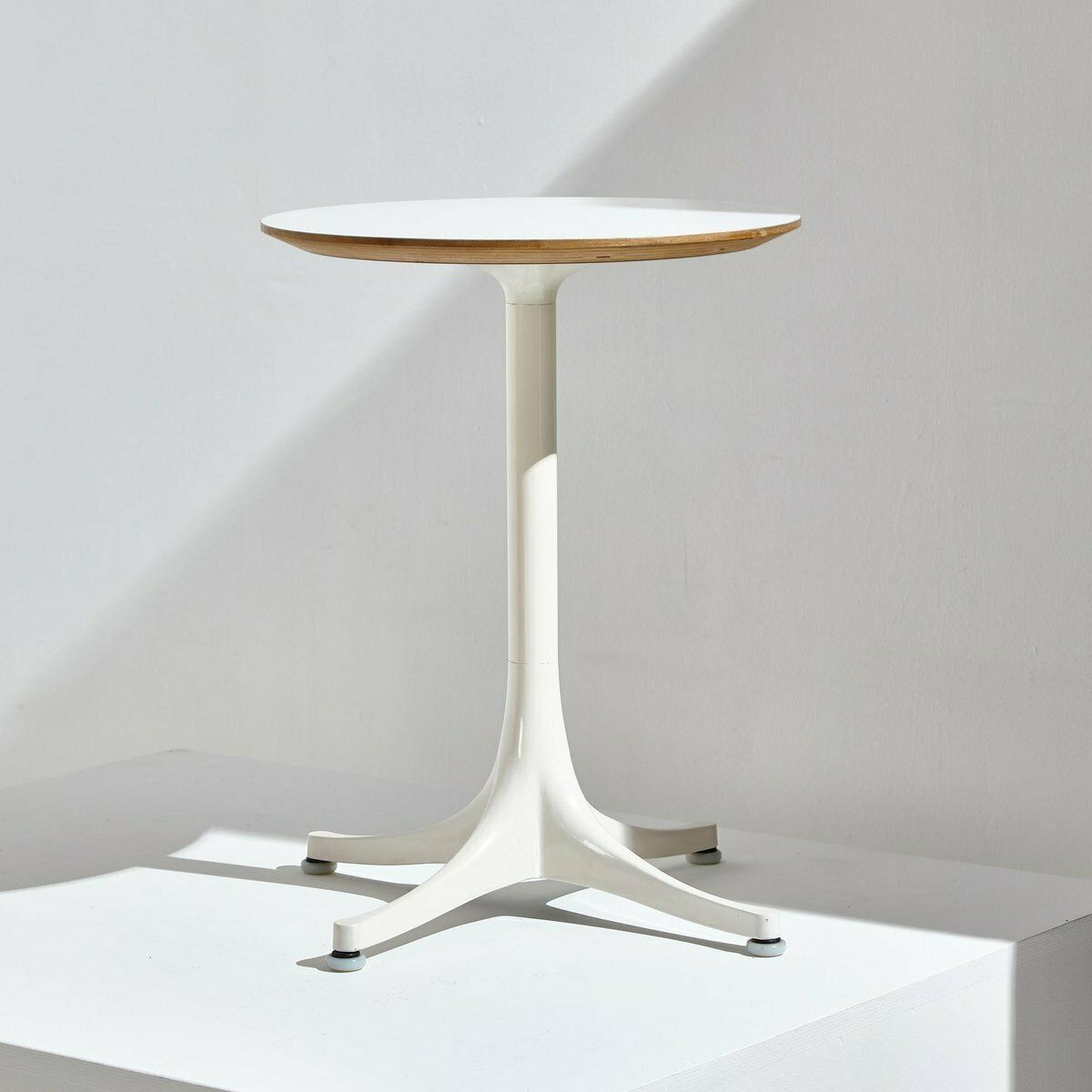 Nelson Pedestal Table By George Nelson For Herman Miller, 1980s