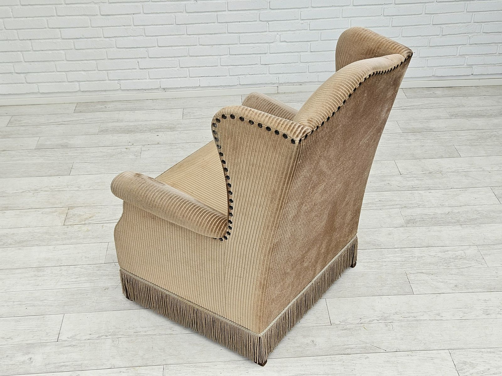 photo vinterior 1970s, Danish Design, Armchair In Corduroy, Ash Wood, Original Condition.