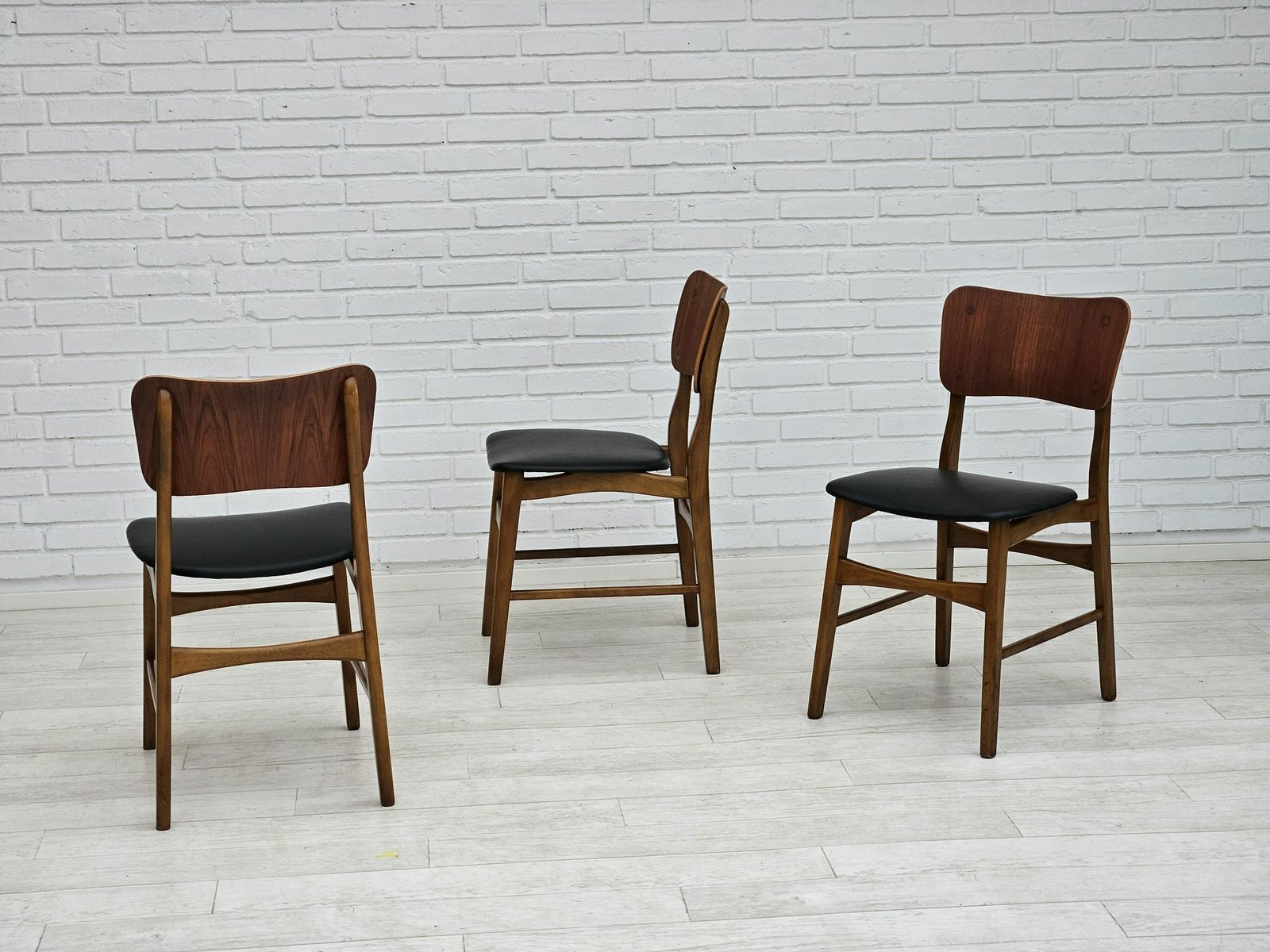 1960s, Danish Design By Ib Kofod Larsen, Set Of 3 Dining Chairs Model 62. photo vinterior