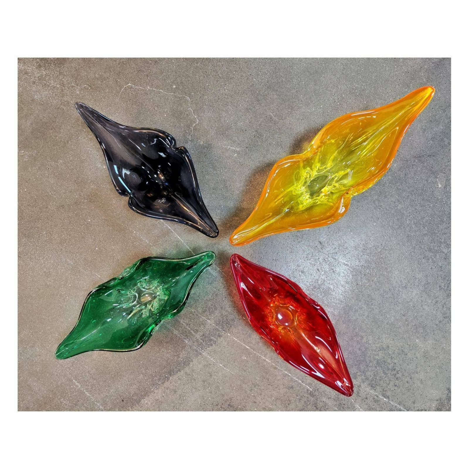 Rare Vibrant Bohemian Glass Fruit Bowls // Lip Shaped Glass Bowls By Josef Hospodka // Made In Czechoslovakia In 1970s photo 200.0