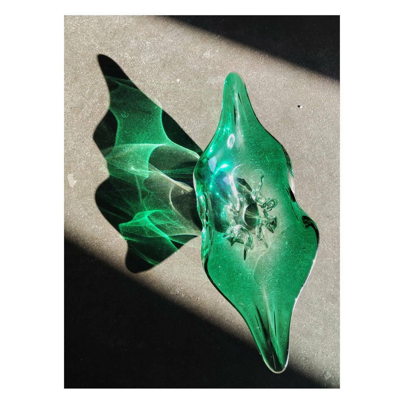 Rare Vibrant Bohemian Glass Fruit Bowls // Lip Shaped Glass Bowls By Josef Hospodka // Made In Czechoslovakia In 1970s photo vinterior