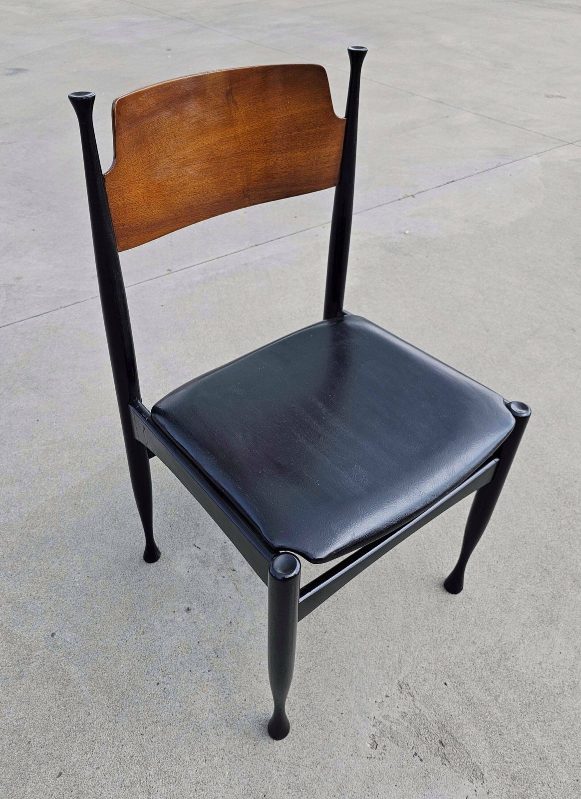 Rare Set Of 4 Mid Century Modern Dining Chairs Attributed To Paolo Buffa // Elegant Set Of Vintage Dining Chairs // Made In Italy In 1950s photo for sale