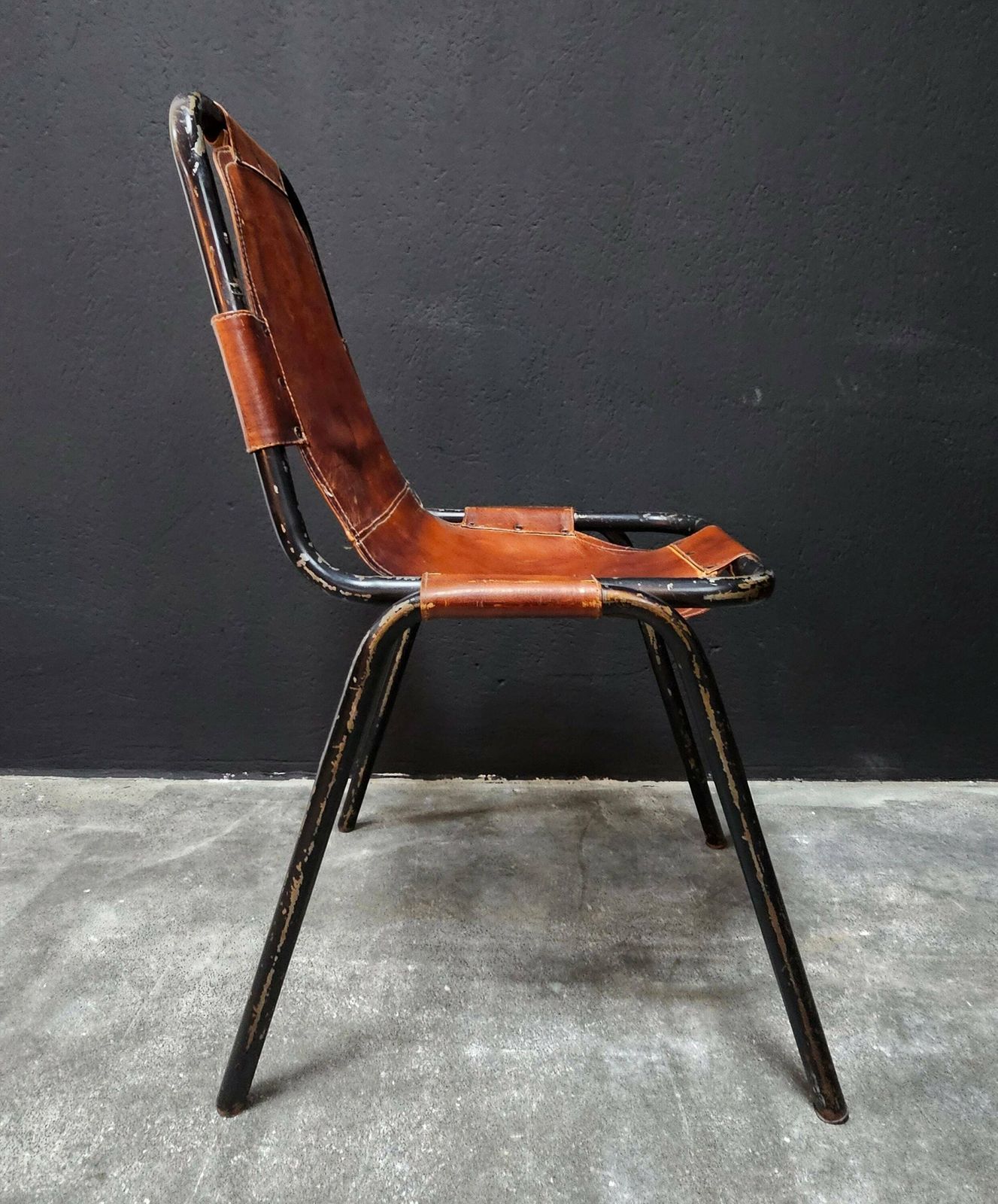 photo furniture Set Of 3 Bauhaus Chairs "Les Arcs" By Charlotte Perriand, Early Edition // Cognac Leather Dining Chairs // Made In France In 1950s