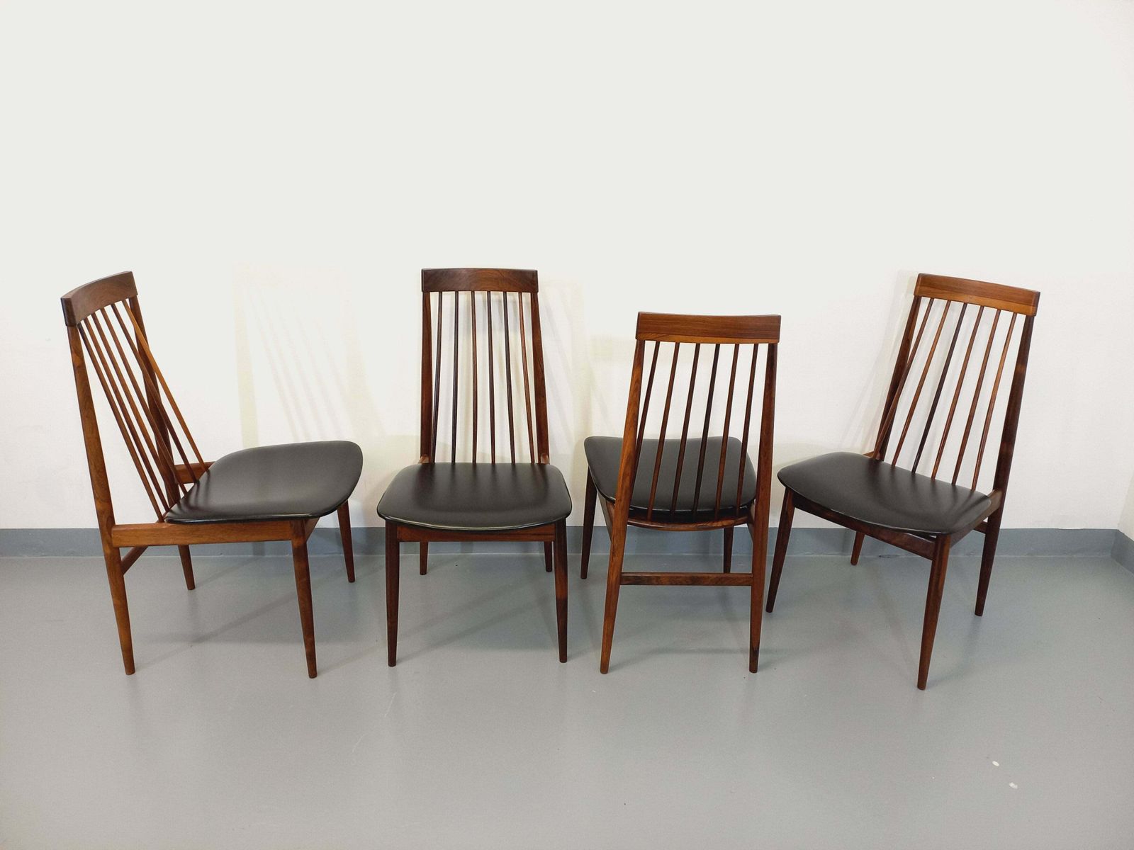 4 chaises Ernst Martin Dettinger en palissandre photo furniture