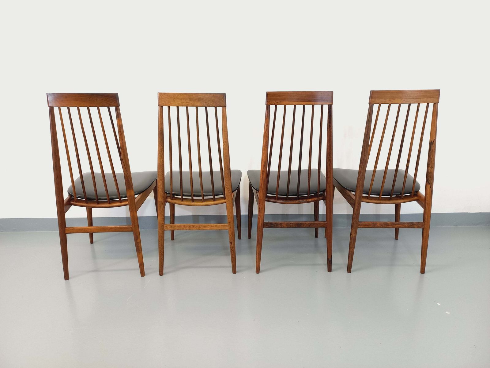 4 chaises Ernst Martin Dettinger en palissandre photo Mobilier