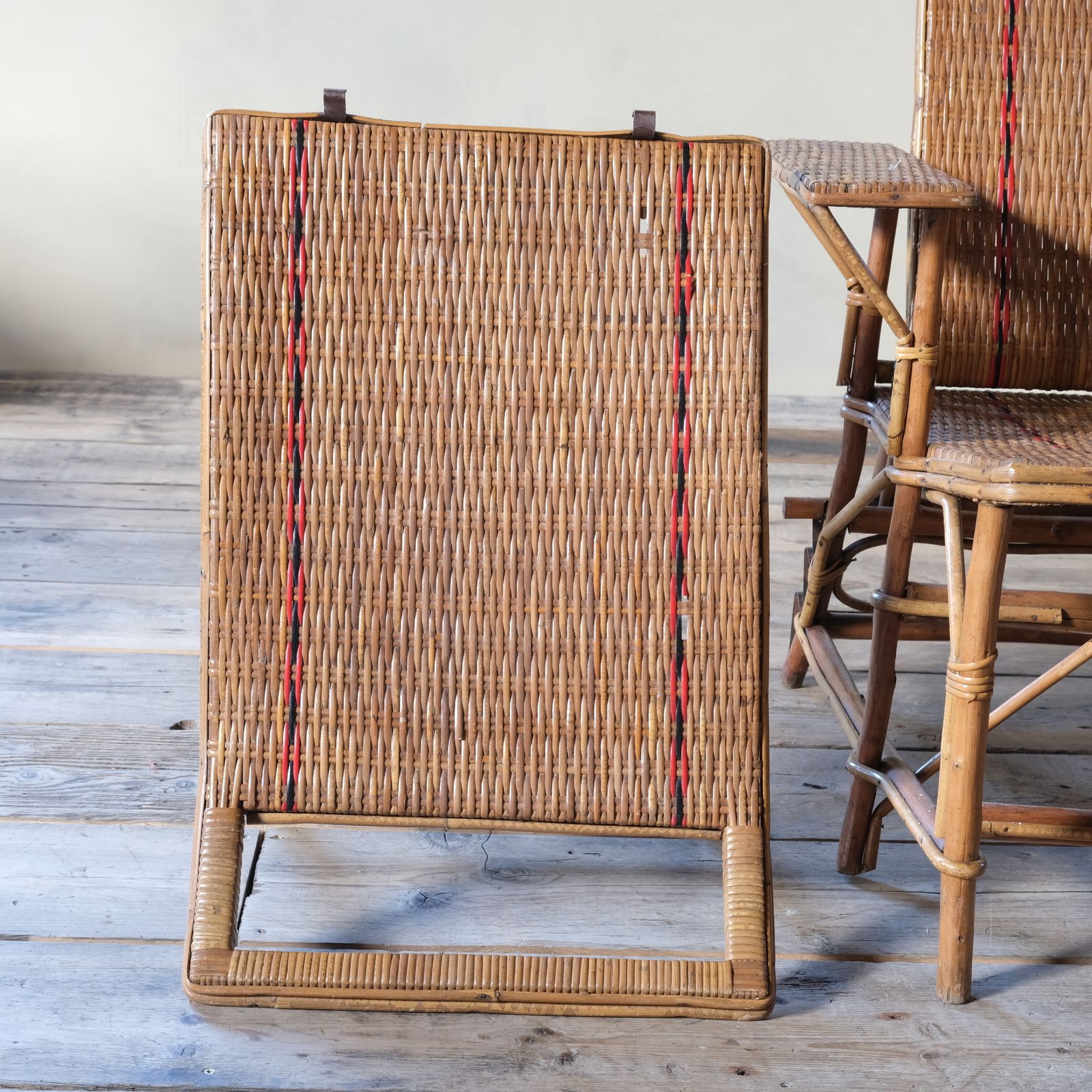 500.0 Antique French Rattan Lounger Chaise Lounge photo