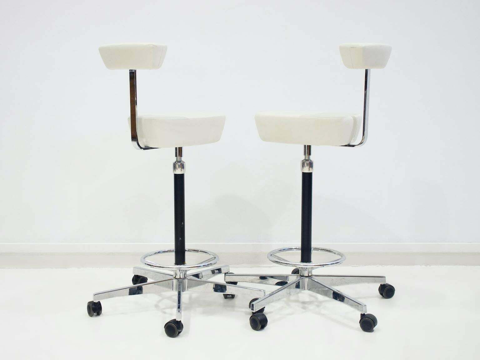 Pair Of White Perch Chairs By George Nelson For Vitra photo 2466.0