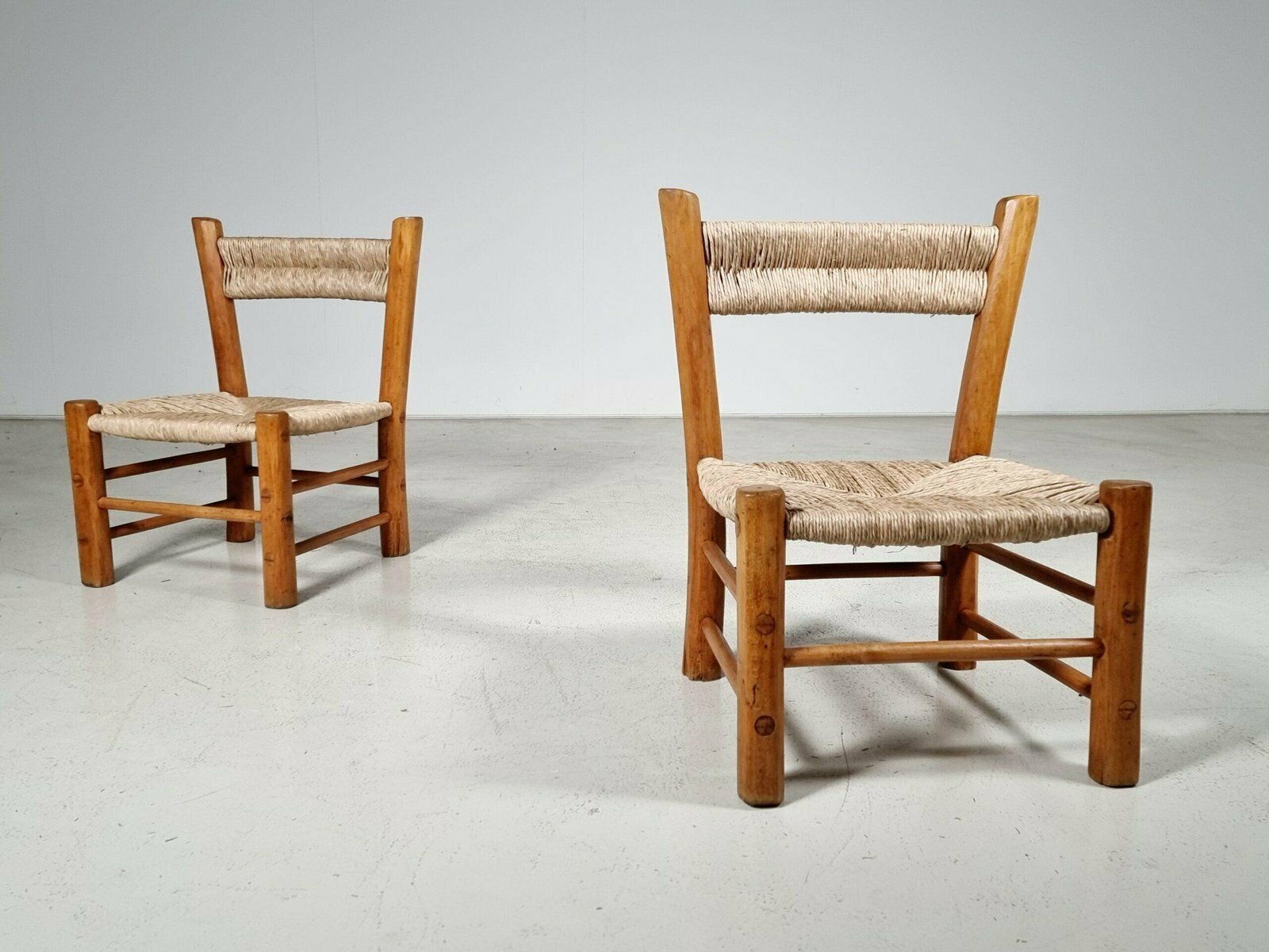 French Rustic Chairs In Elm Wood & Straw By Charlotte Perriand, 1960s, Set Of 2 photo for sale