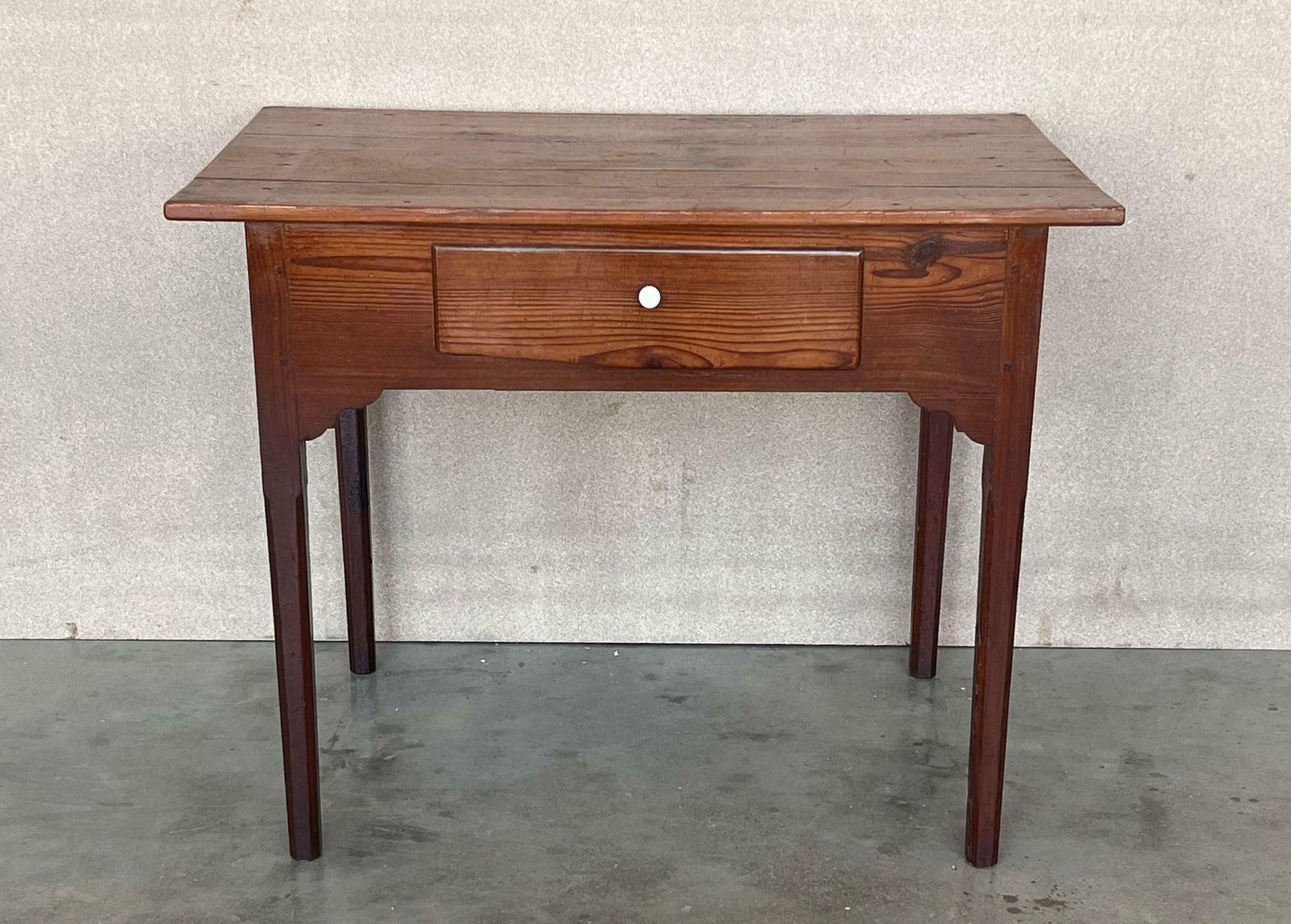 Table d'appoint espagnole rustique Mobila en pin, avec tiroir photo furniture