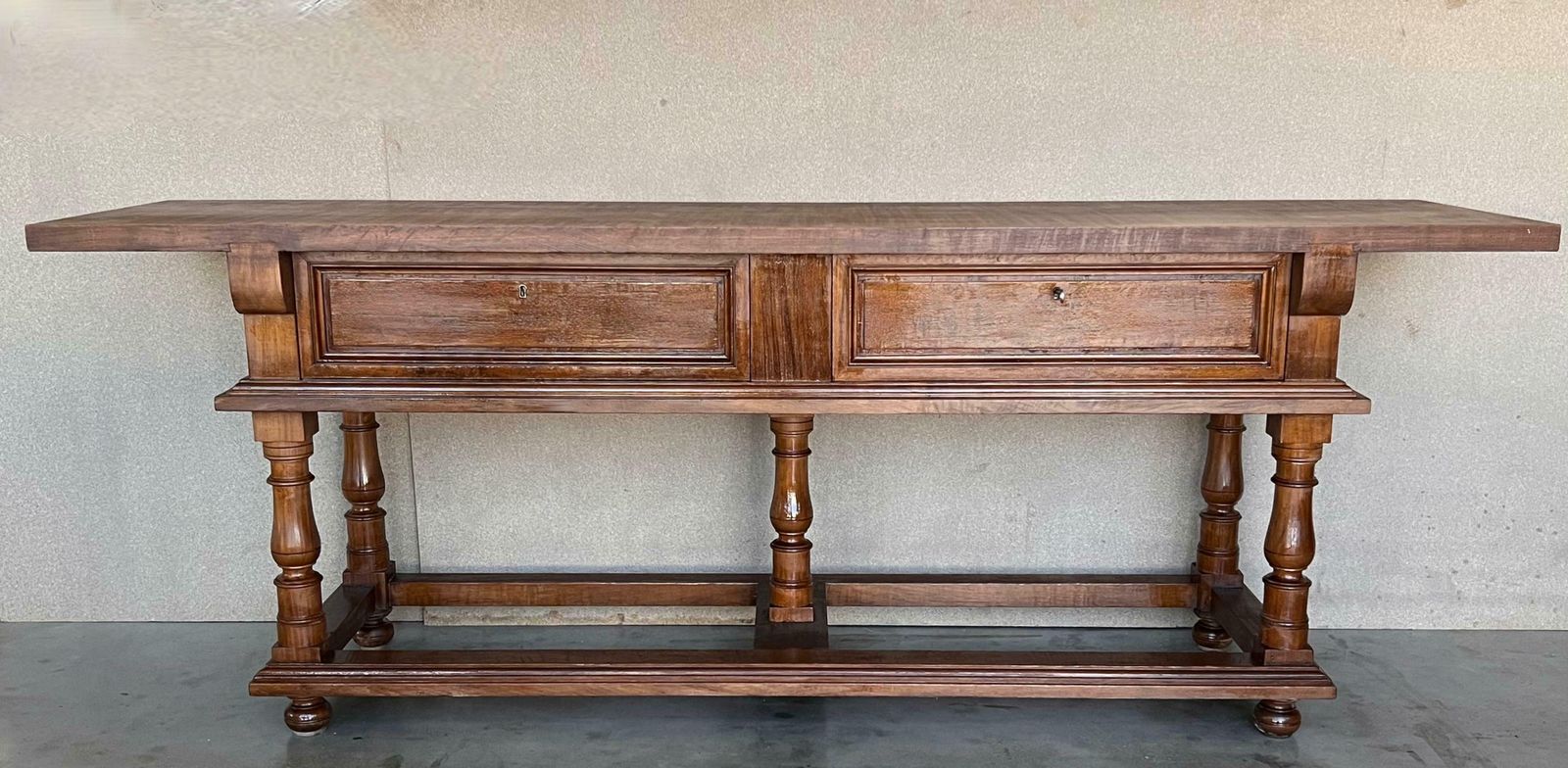 Grande console du début du XXe siècle à deux tiroirs photo for sale