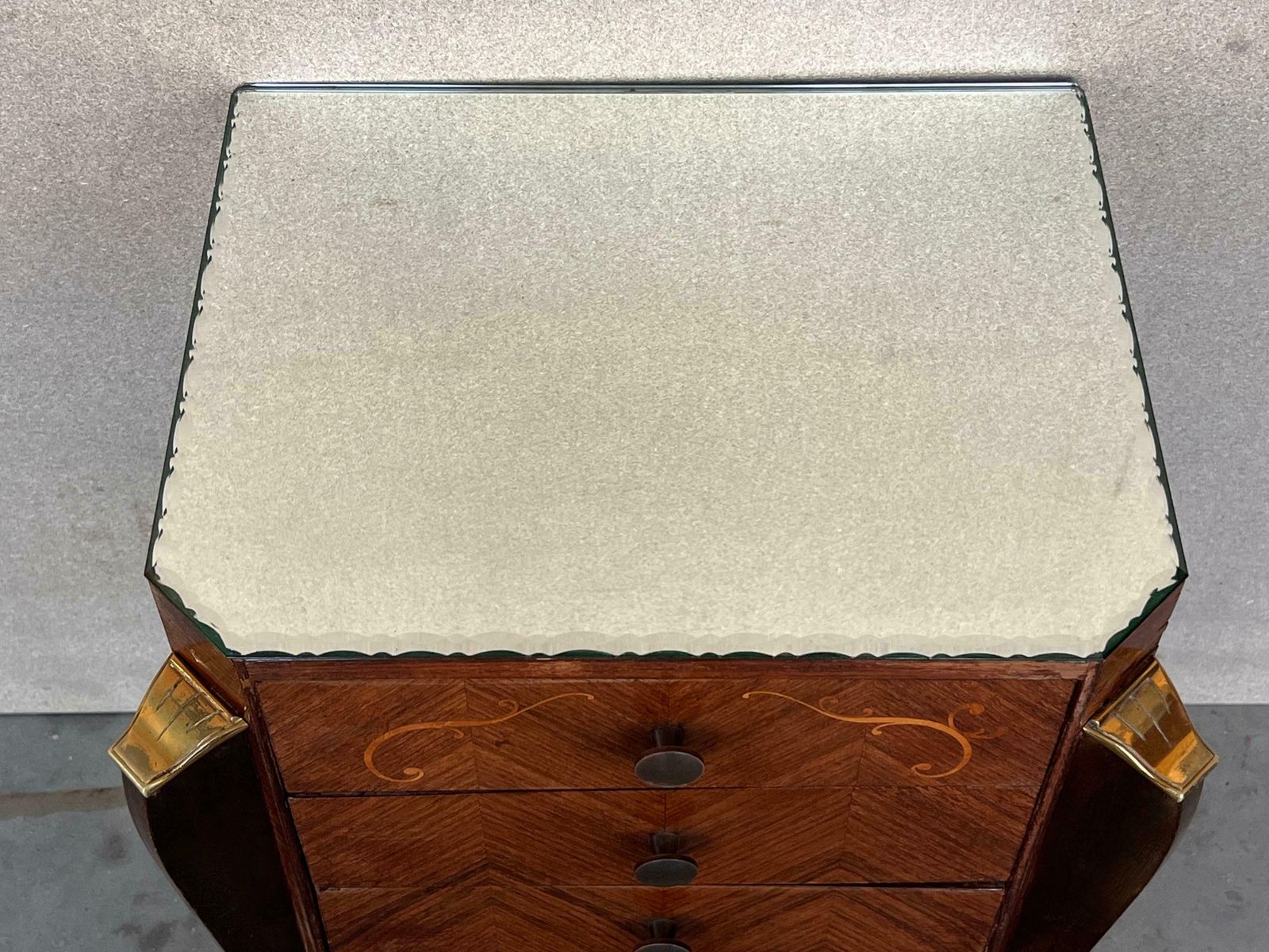 Early 20th Century Italian Neoclassical Pair Of Bedside Tables In Mahogany photo buy