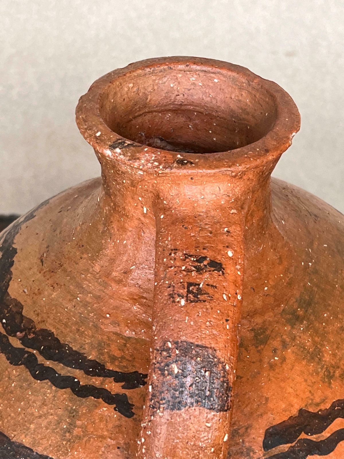 photo furniture Pichet de mariage du XVIIIe siècle, « Cantaro » de Calanda, Espagne, vase en terre cuite