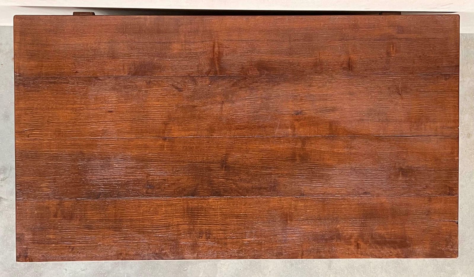 photo furniture Table d'appoint rustique artisanale des Pyrénées, fin du XIXe siècle