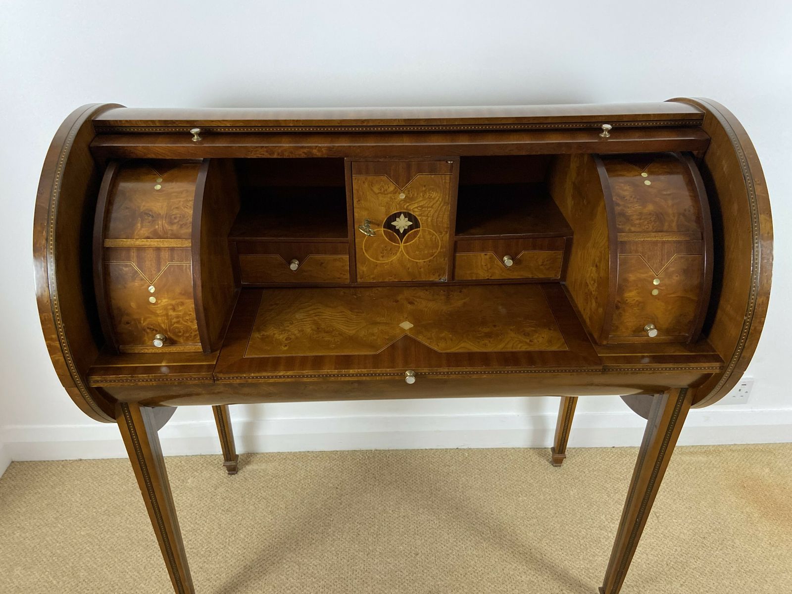 photo vintage Italian Art Deco Inlaid Cylinder Desk By Carpanelli Of Milan