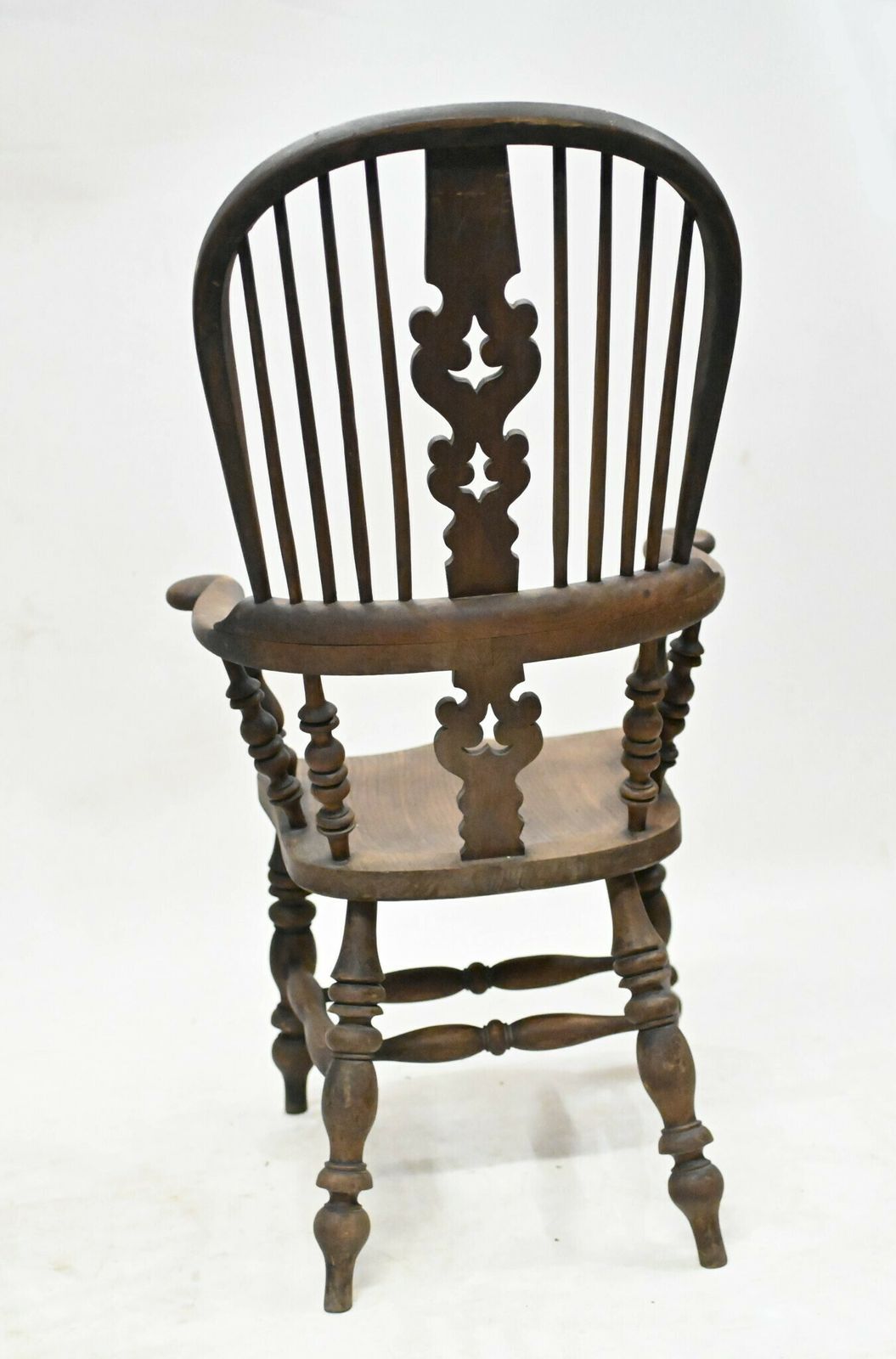 photo furniture Pair Windsor Arm Chairs Oak His And Hers 1860