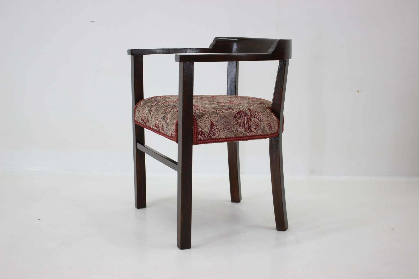 photo furniture 1940s Beech Bentwood Armchair, Czechoslovakia