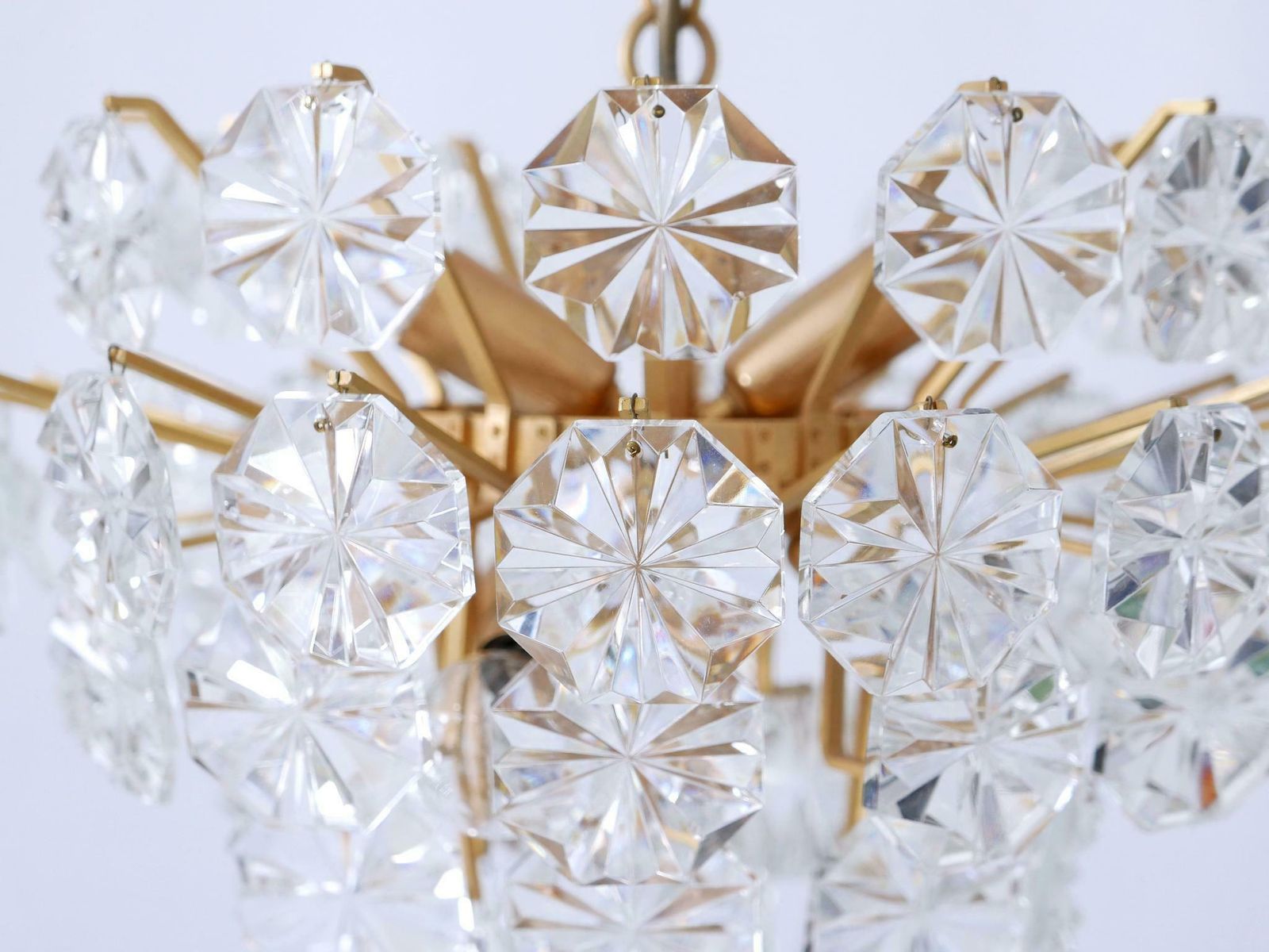 photo vinterior Elegant Mid Century Modern Crystal Chandelier By Christoph Palme Germany 1970s