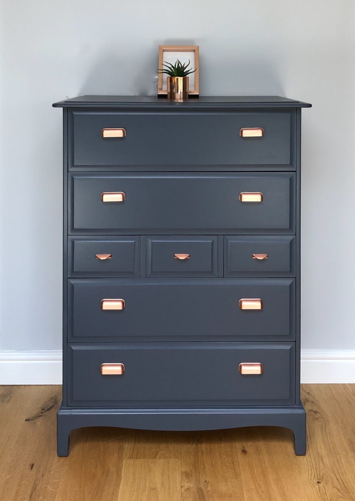 2660.0 Stag Minstrel Bedroom Furniture Set Of 5, Blue photo