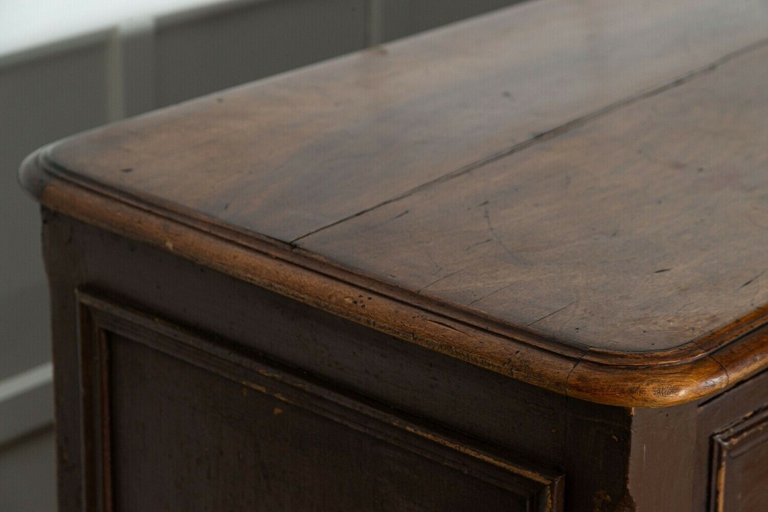 photo vinterior Large 19thc French Mahogany & Pine Painted Counter Drawers