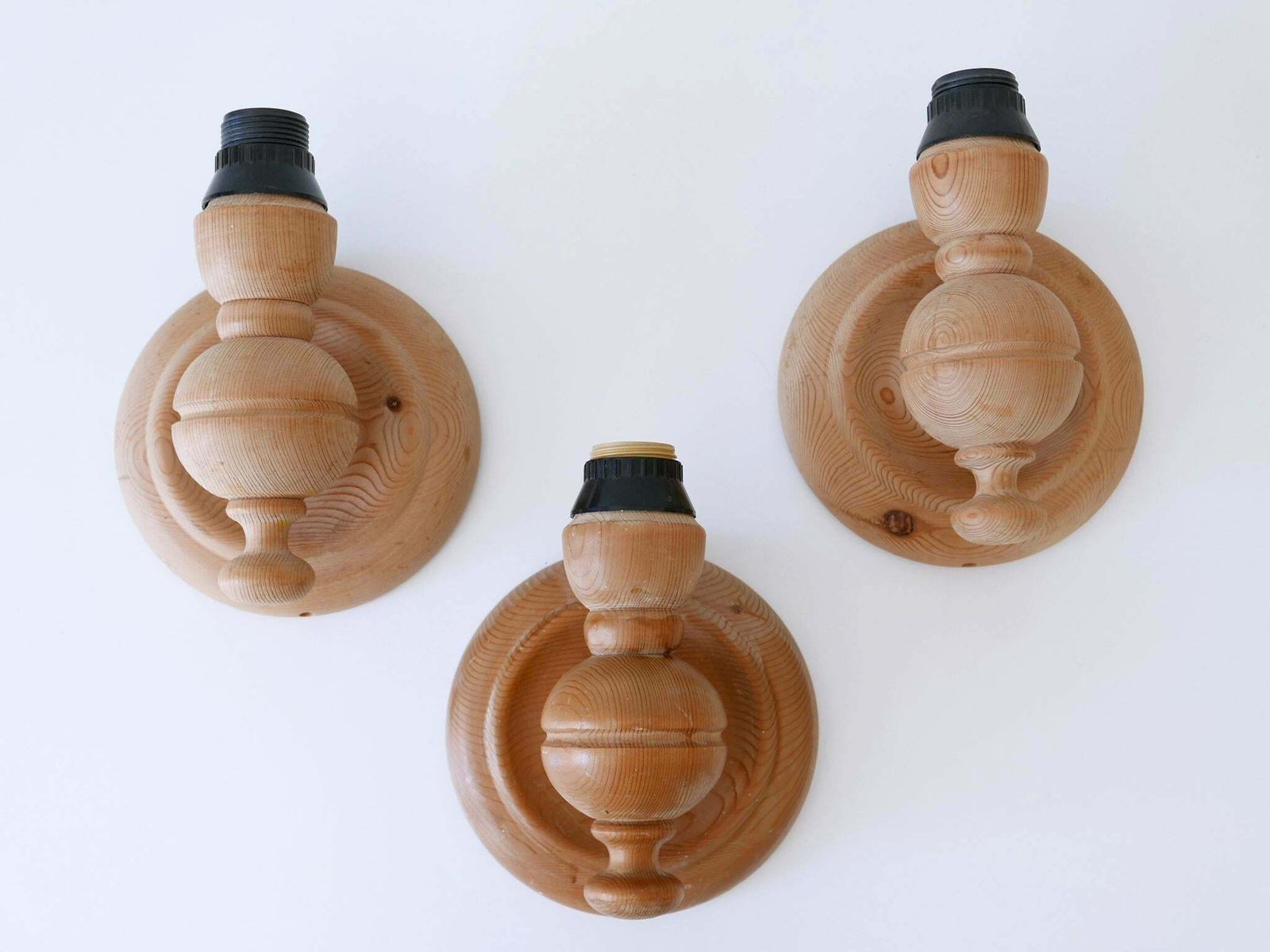 photo vintage Set Of Three Mid Century Modern Pine Rustic Sconces Or Wall Lamps Sweden 1960s