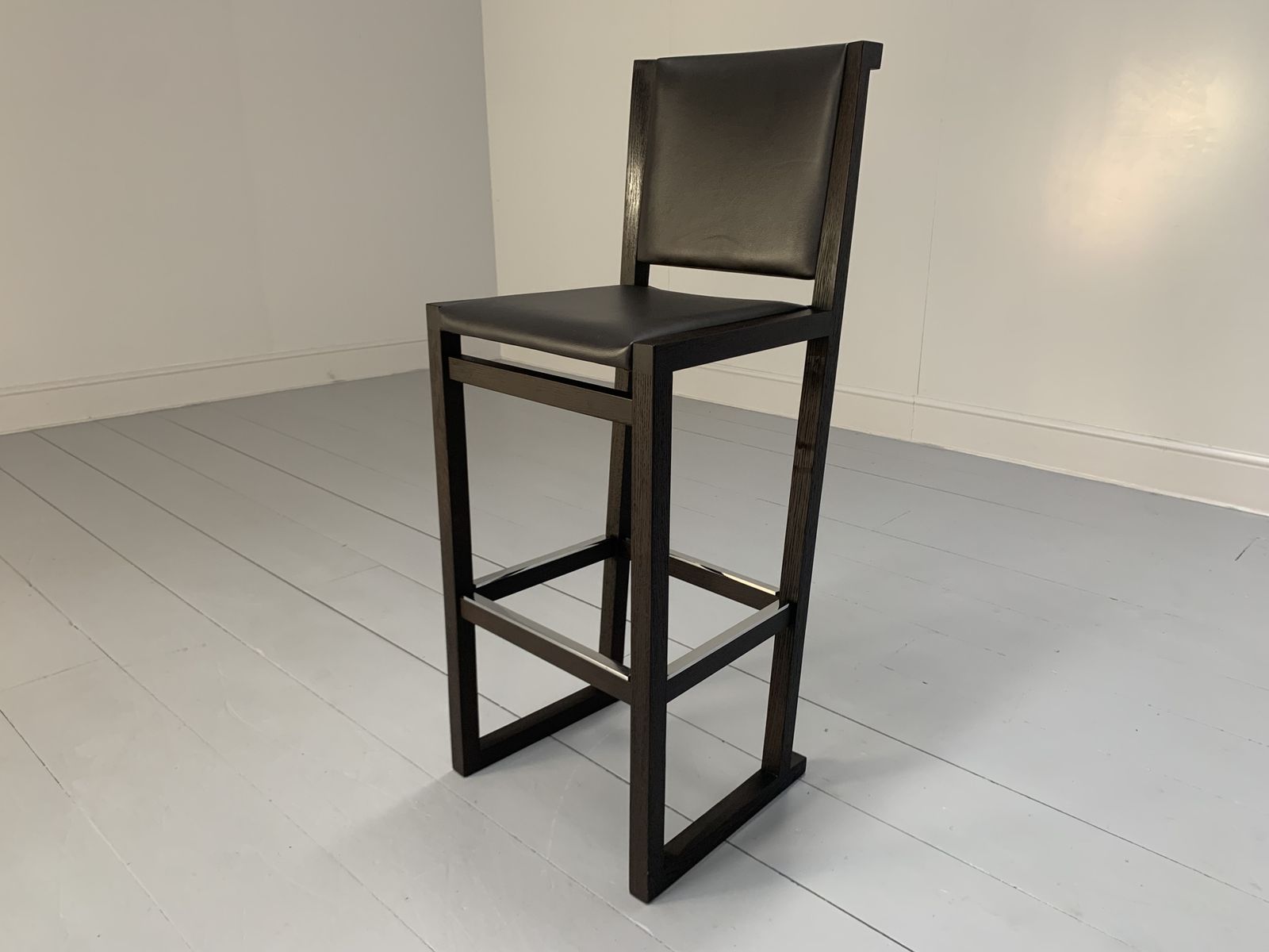 Pair Of B&B Italia “Musa Sm46g” Tall Bar Stool Chairs – In Dark Grey “Kasia” Leather photo vintage