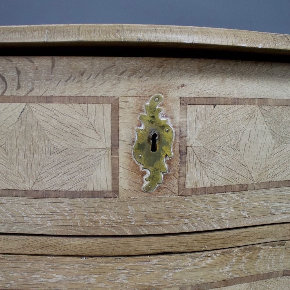 photo vinterior 18th Century Bleached Oak Chest Of Drawers