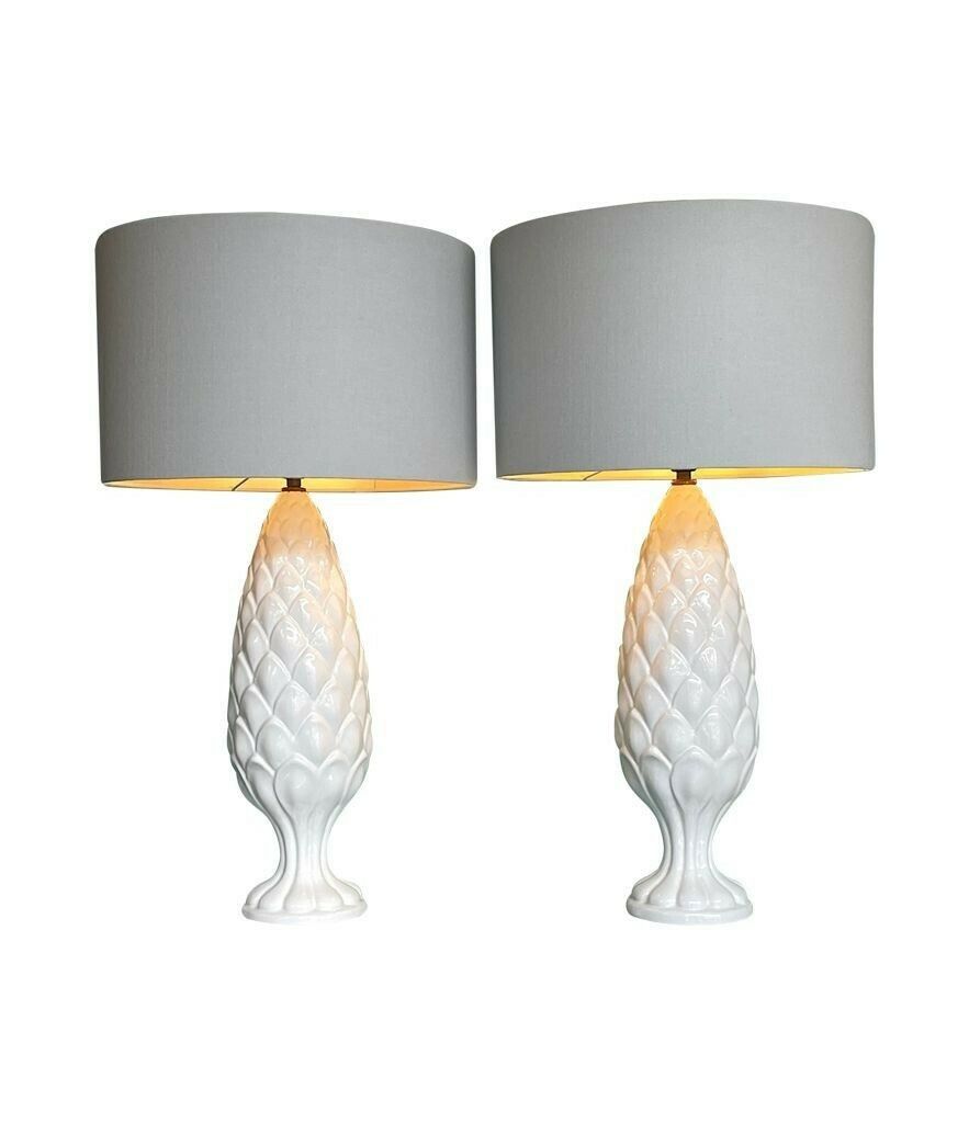 photo vintage A Pair Of Large Italian 1970s Ceramic Pineapple Lamps With New Bespoke Shades