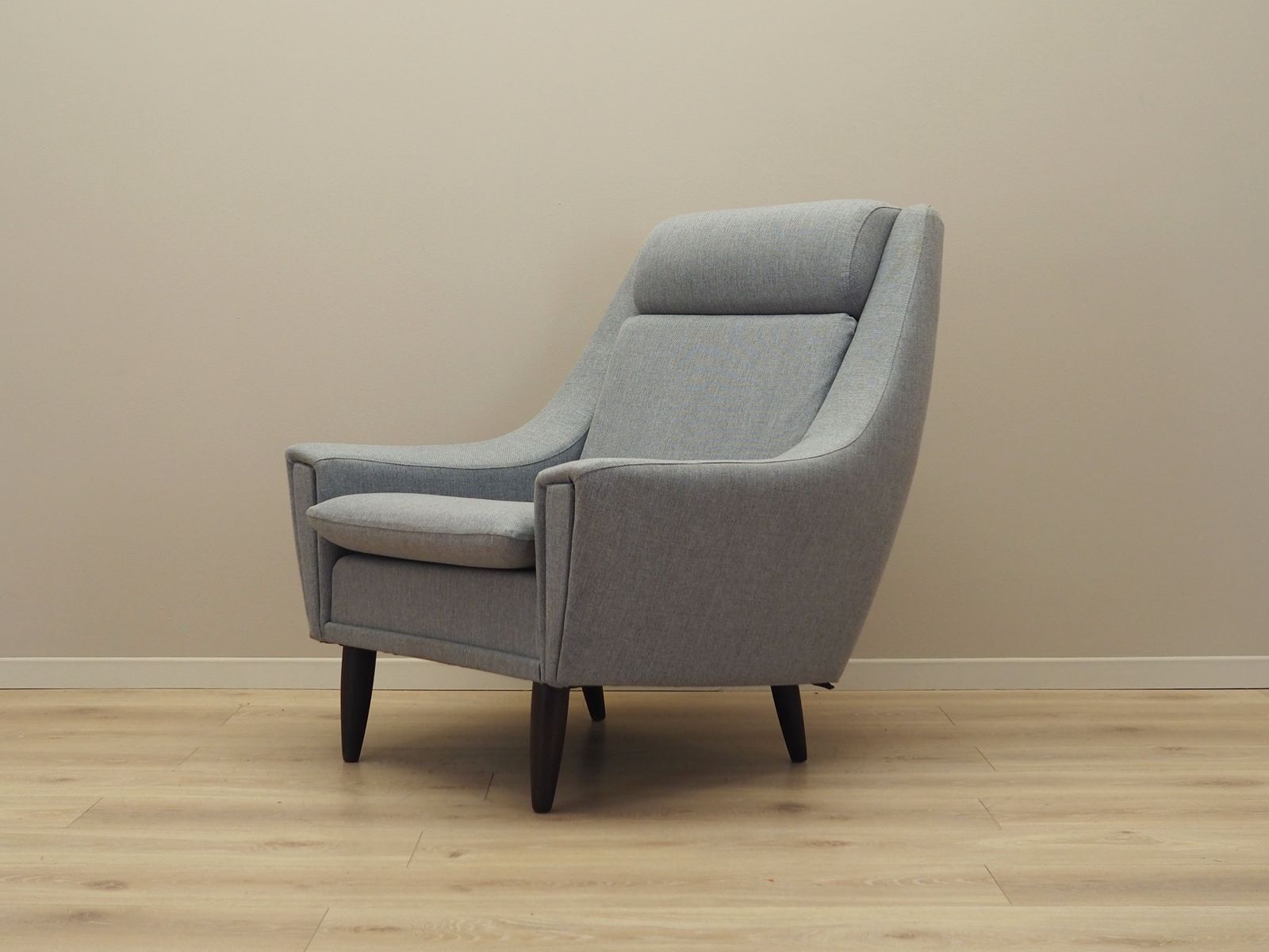 photo for sale Grijze Fauteuil, Deens Design, Jaren 1970, Productie: Denemarken