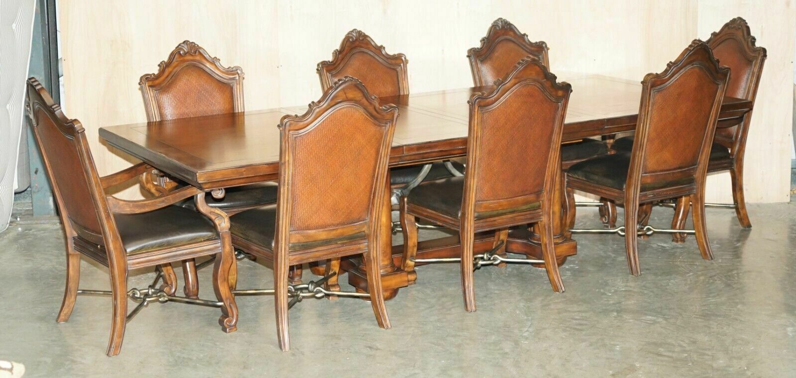 Exquisite Thomasville Safari Collection Extending Dining Table & Eight Chairs
