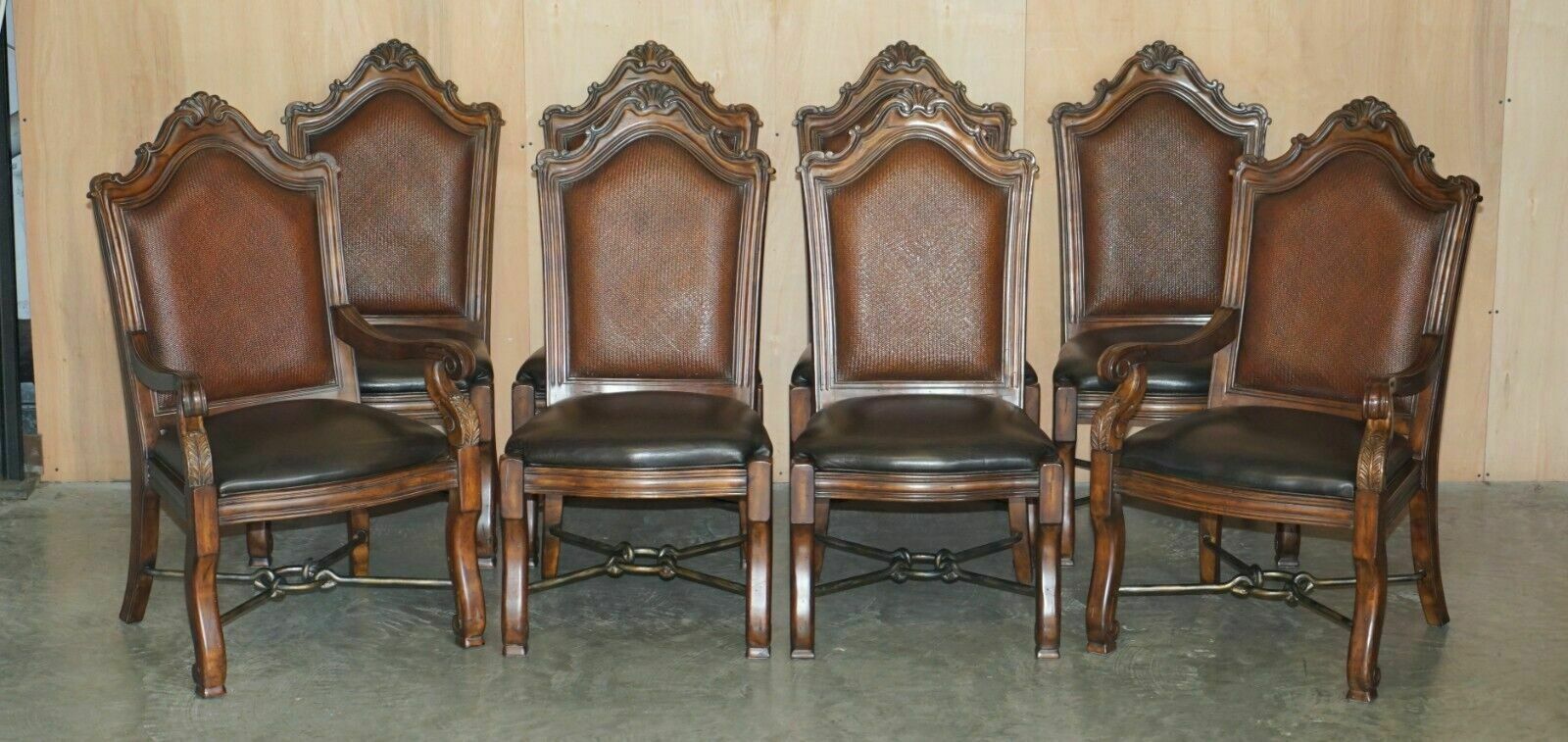 Exquisite Thomasville Safari Collection Extending Dining Table & Eight Chairs photo for sale