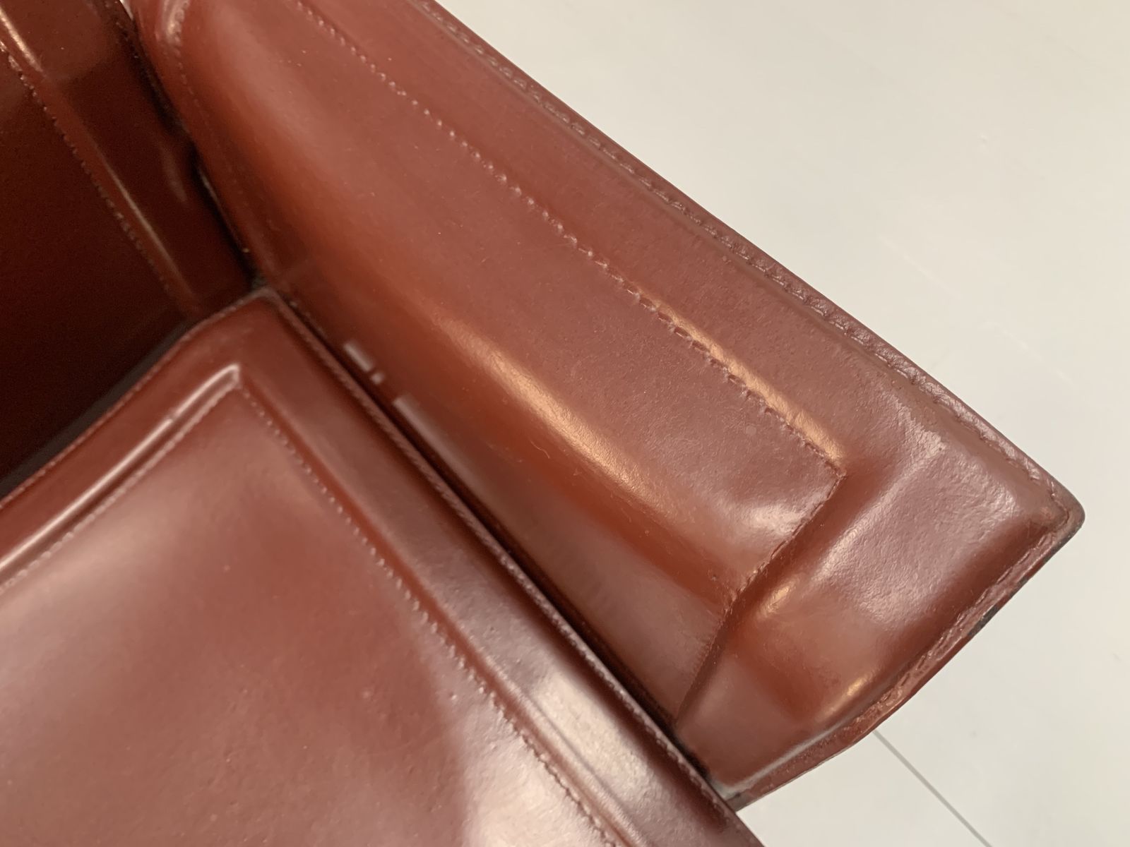 photo vinterior 8 Matteo Grassi “Korium” Dining Chairs – In Brown Coach Leather