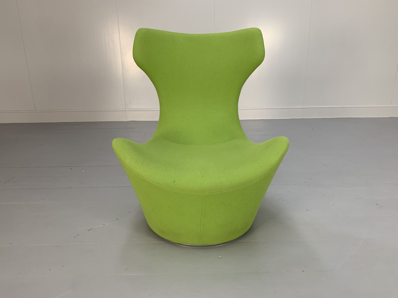 B&B Italia “Grande Papilio” Armchair – In Green “Ego” Wool