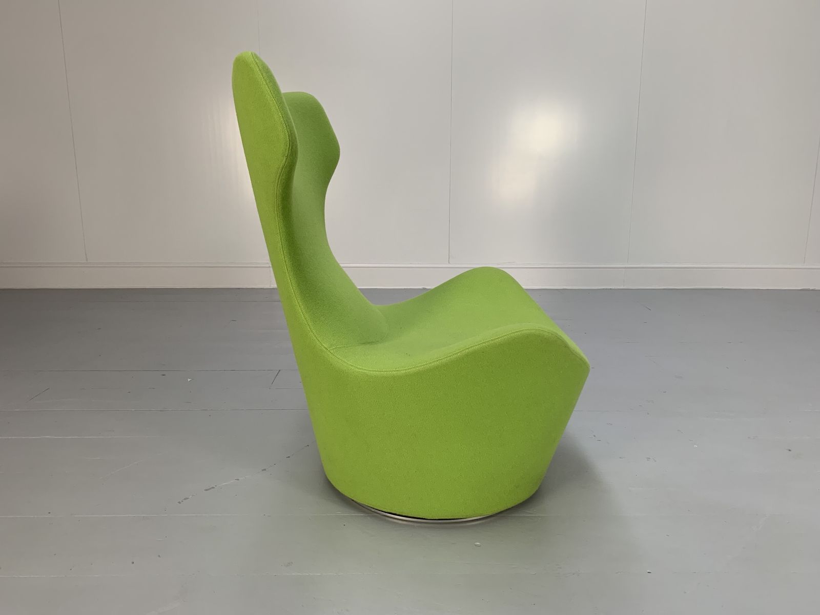 B&B Italia “Grande Papilio” Armchair – In Green “Ego” Wool photo for sale