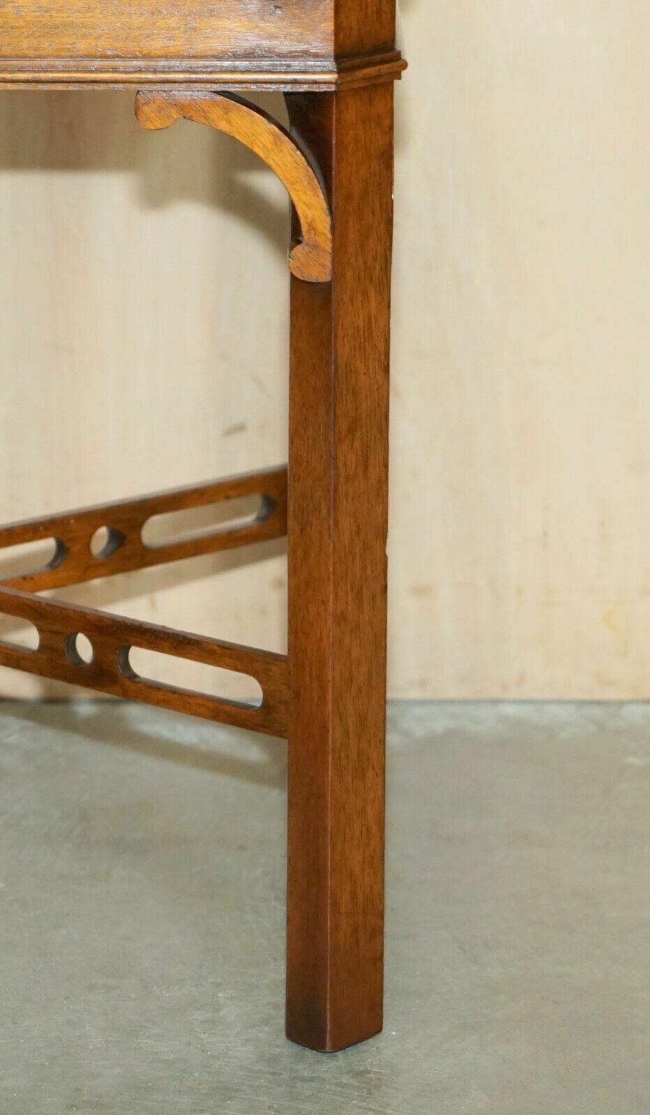 photo furniture Vintage Pair Of English Mahogany Thomas Chippendale Style Side End Lamp Tables