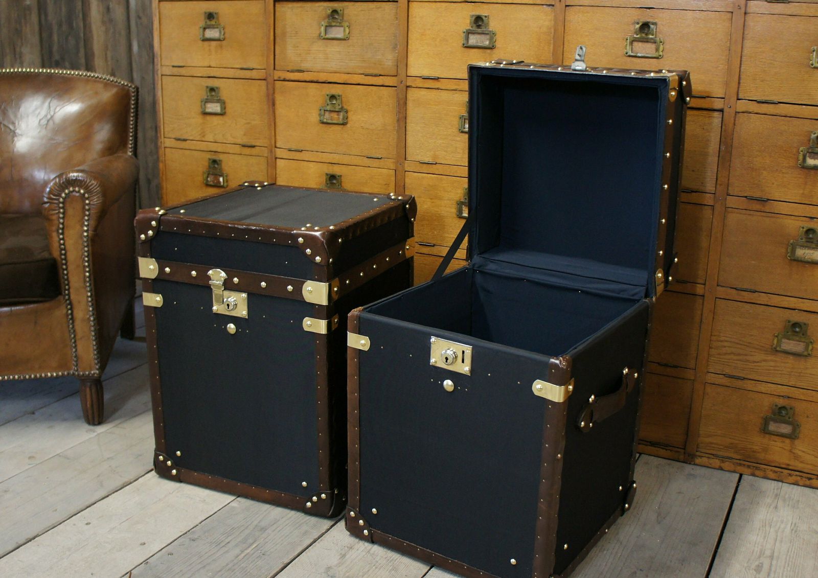Black Millerain And Antique Leather Occasional Side Table Trunks Made In Nottingham England photo 1030.0