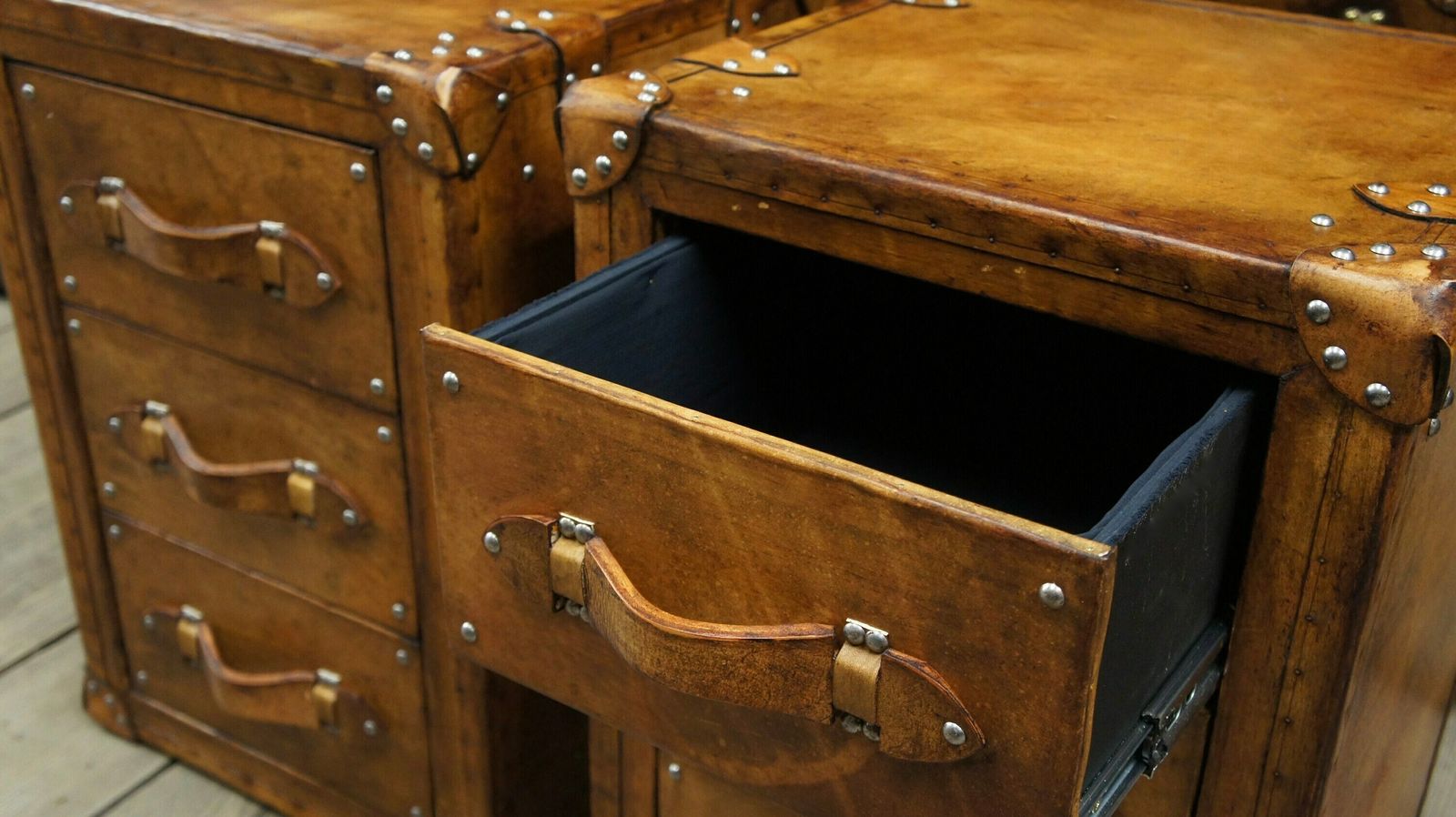 Luxury Leather Hand Dyed London Tan Nightstands Draws Bedroom Furniture Home Decor Furnishings photo 1609.0