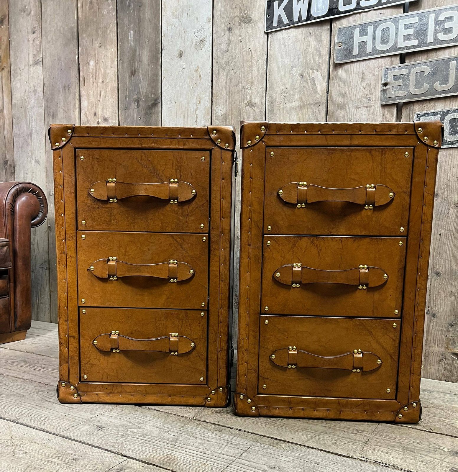 photo furniture Large Luxury English Tan Leather Occasional Nightstands Bedroom Furniture Decor Home