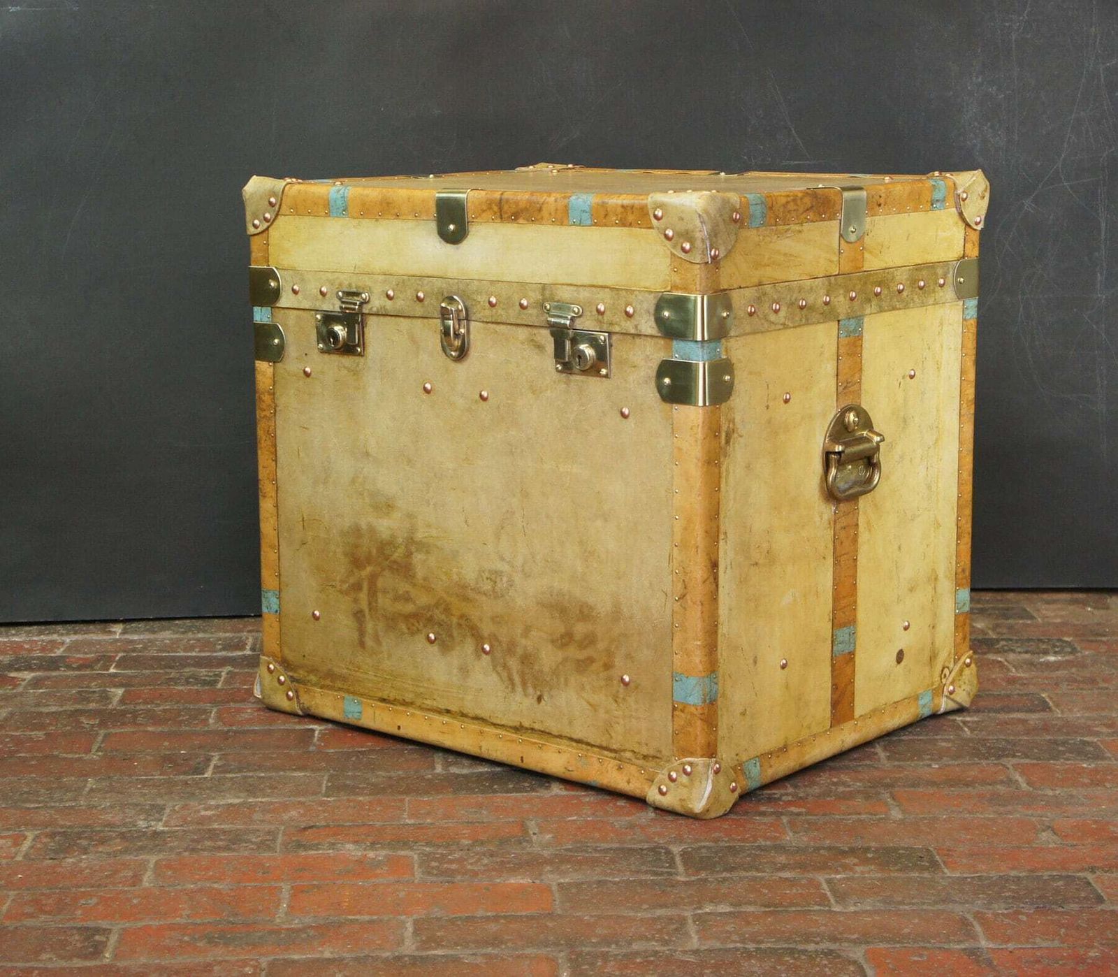 Bespoke English Antique Velum Large Occasional Side Table Trunk Home Decor Lamp Stand photo for sale