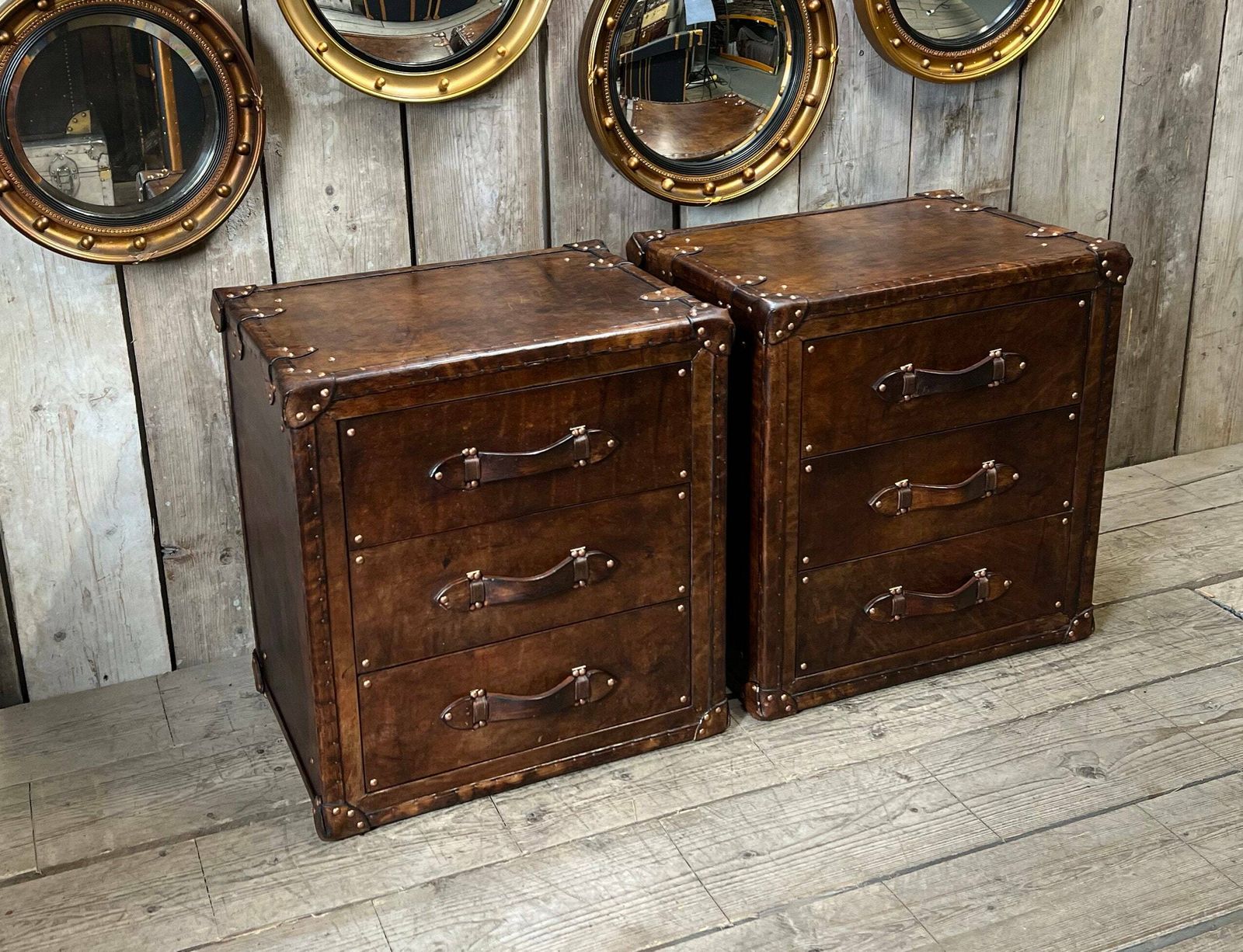 Bedroom Vanities, Luxury Leather Nightstands , Bespoke Furniture
