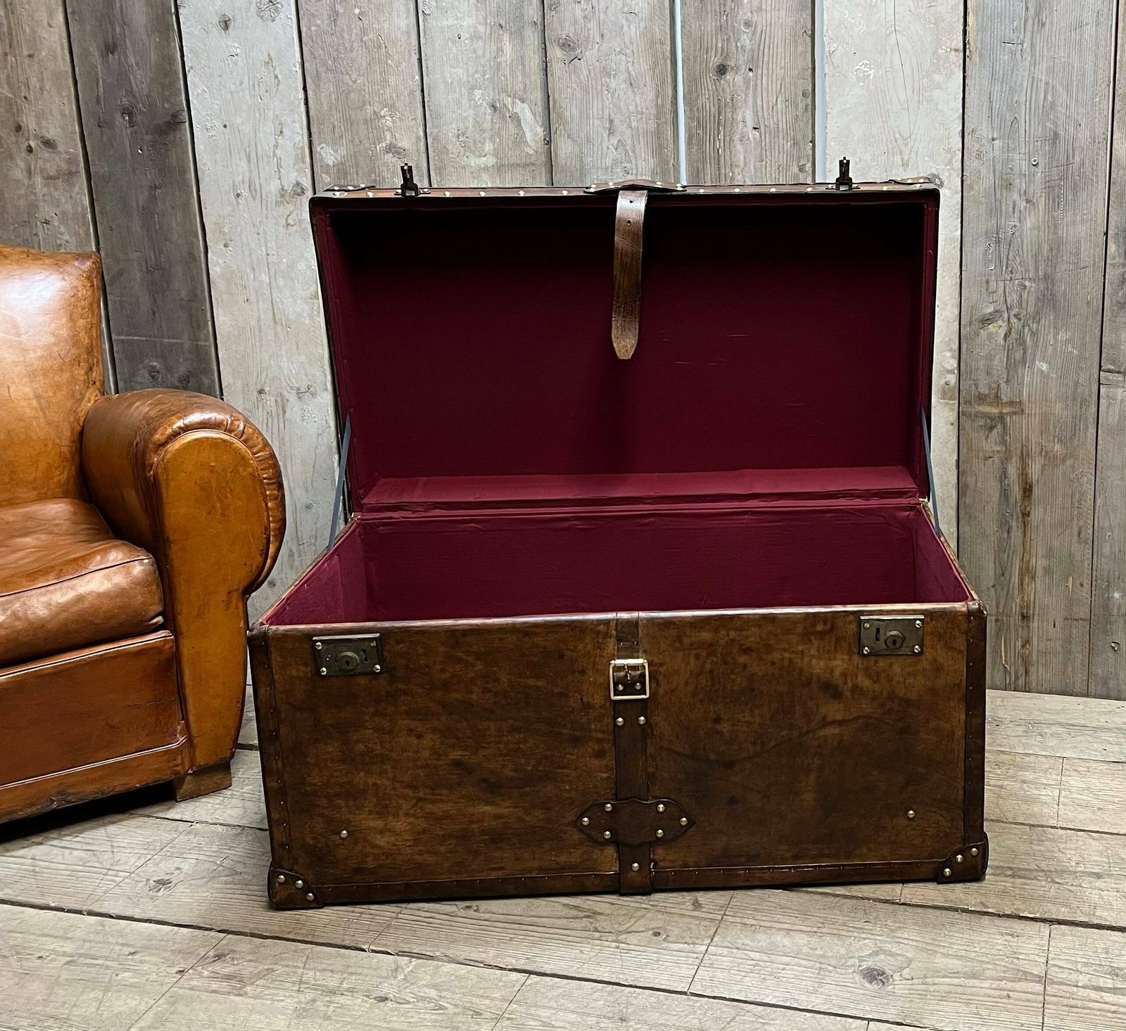 Room Decor Leather Coffee Table Trunk Handmade In England photo vinterior