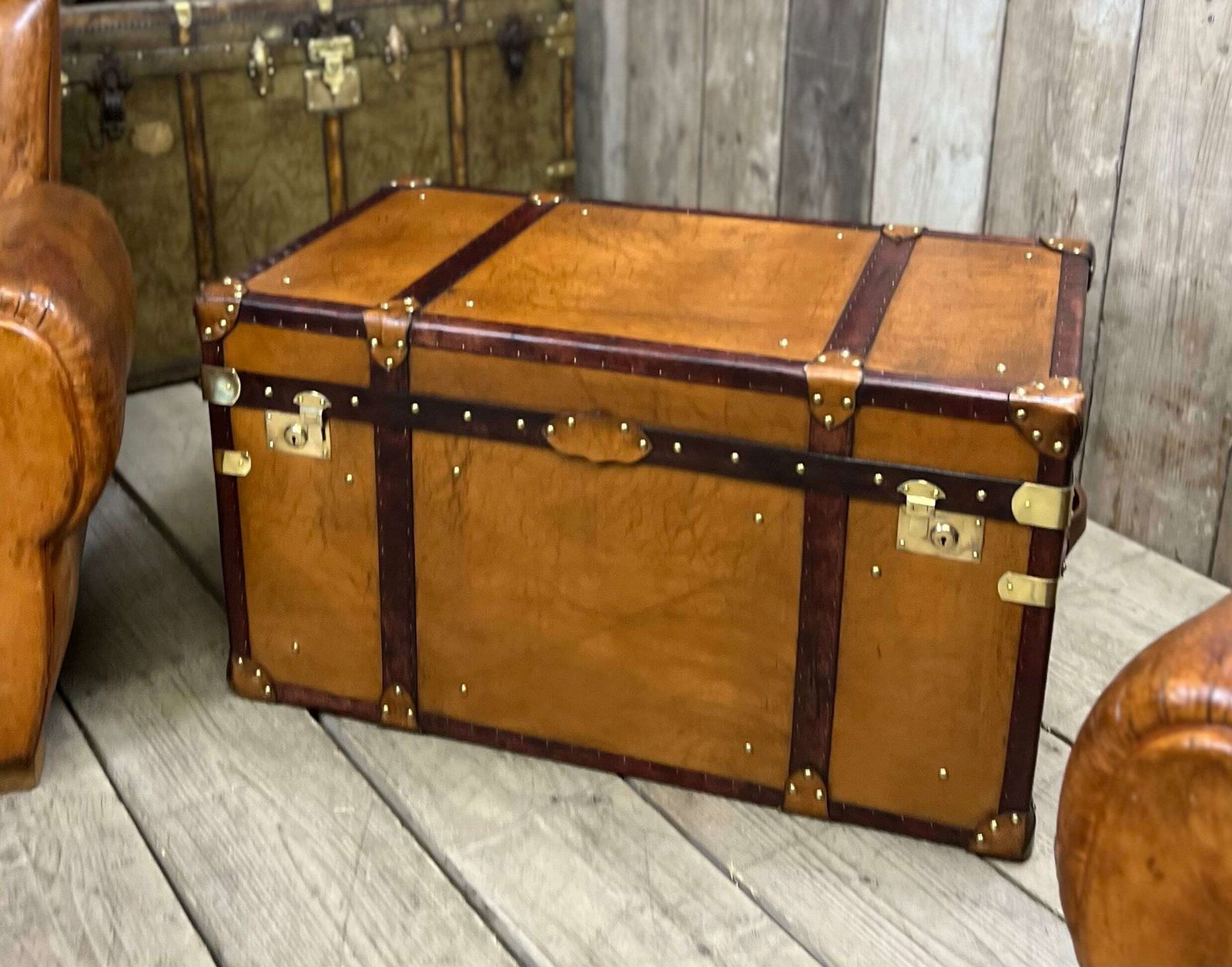 London Tan Leather Vintage Inspired Travel Trunk End Table Coffee Table English Handmade In Nottingham photo vinterior
