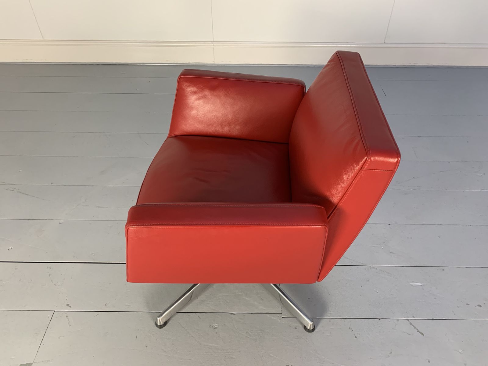 1 Poltrona Frau “Chancellor” Swivel Armchair – In Red “Pelle Frau Sc” Leather photo buy