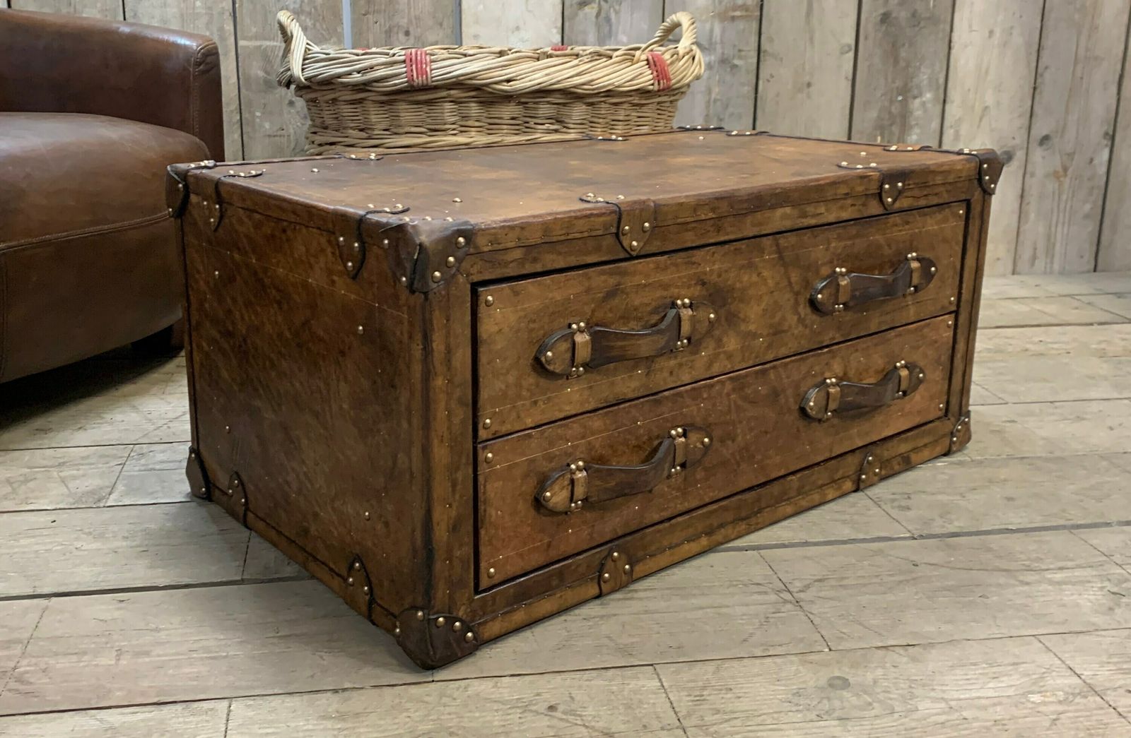 Luxury Coffee Table Trunk , 2 Draw Room Decor , Leather Table photo 1322.0