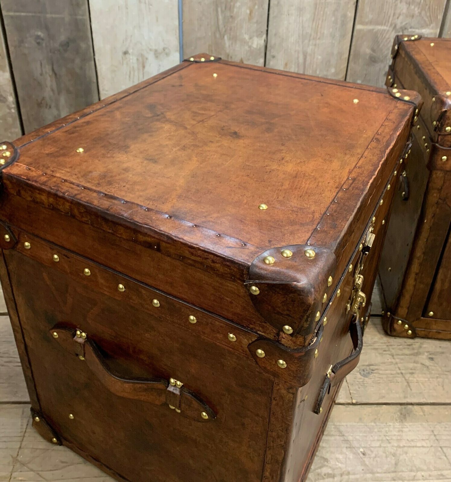 photo furniture Leather Accessories Night Stands End Tables Room Decor British Travel Trunks