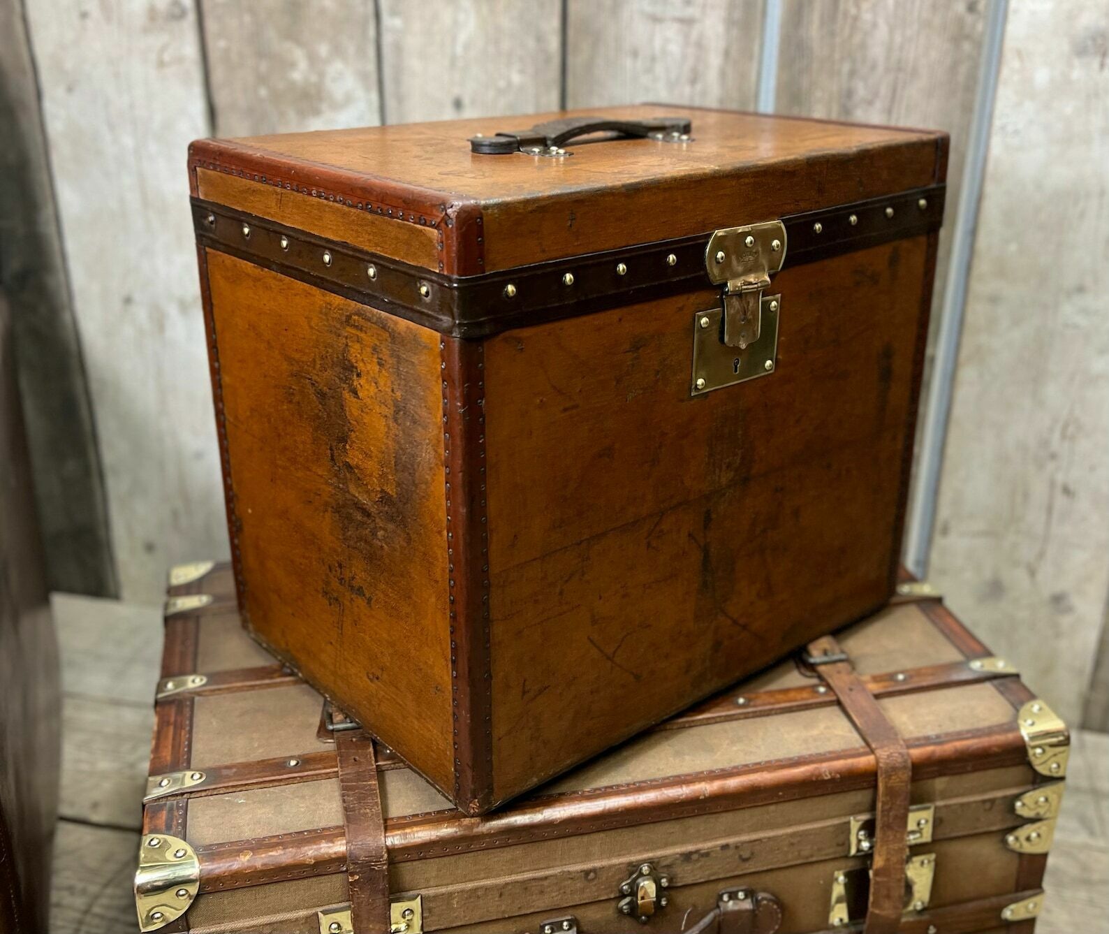 Luxury Moynat Antique Hat Box Travel Trunk Luxury Luggage Travel Intriors