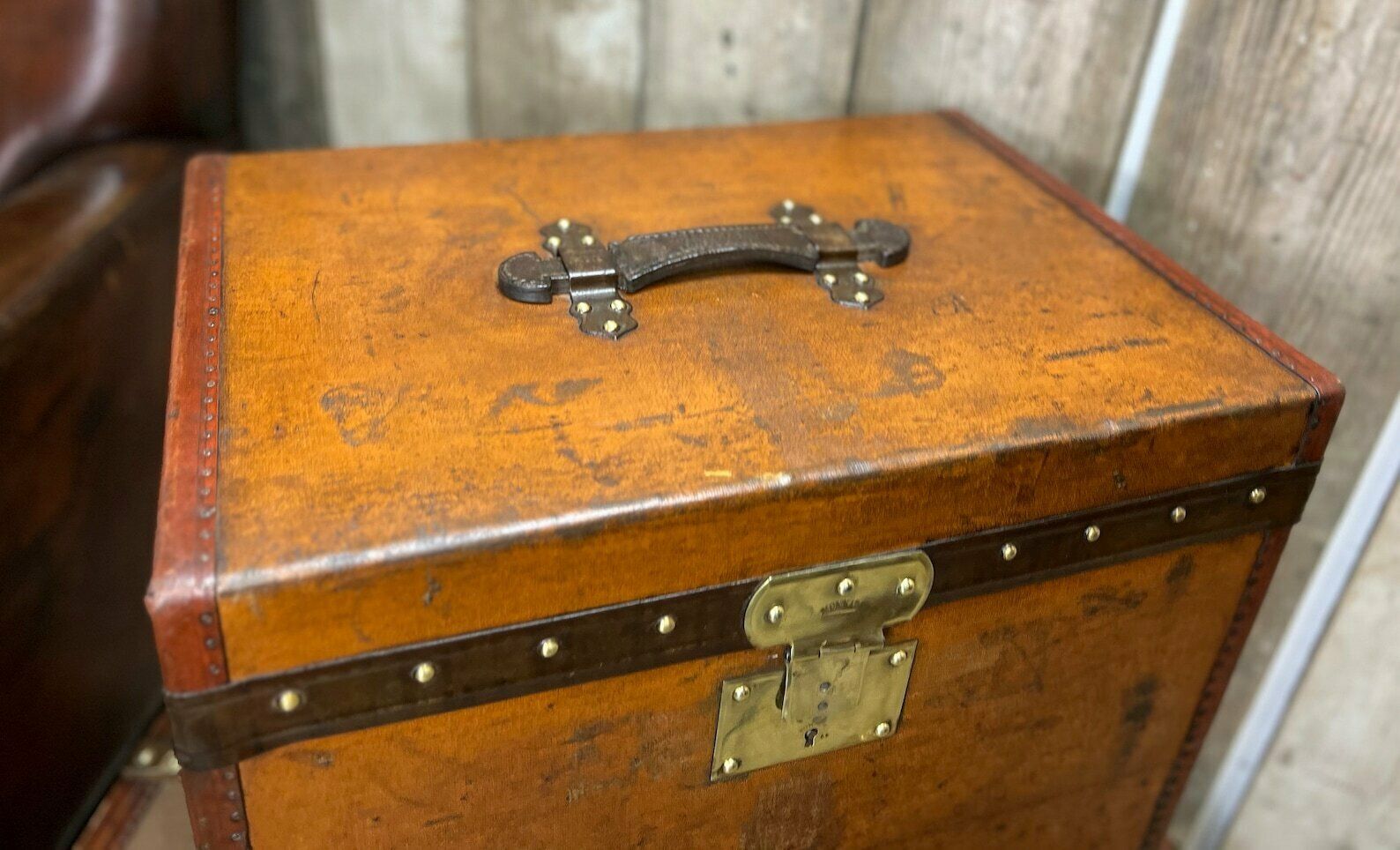 Luxury Moynat Antique Hat Box Travel Trunk Luxury Luggage Travel Intriors photo vintage