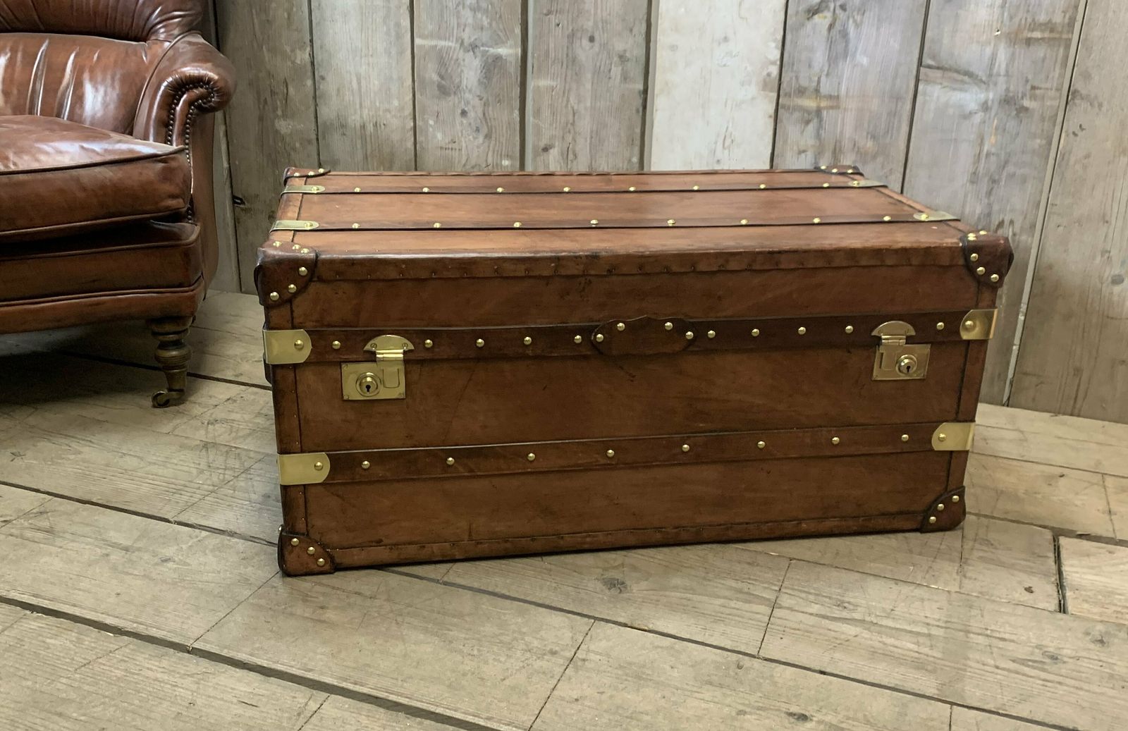 Luxury Vintage Inspired Leather Coffee Table Trunk Home Decor Living Room Furniture photo Furniture