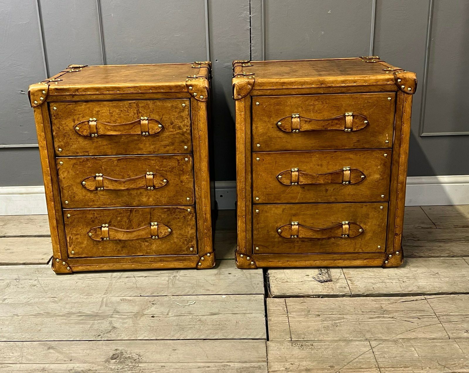 Luxury Hand Made Hand Dyed English Tan Leather Occasional End Tables Bedroom Furniture Draws Chests Home Decor photo Furniture